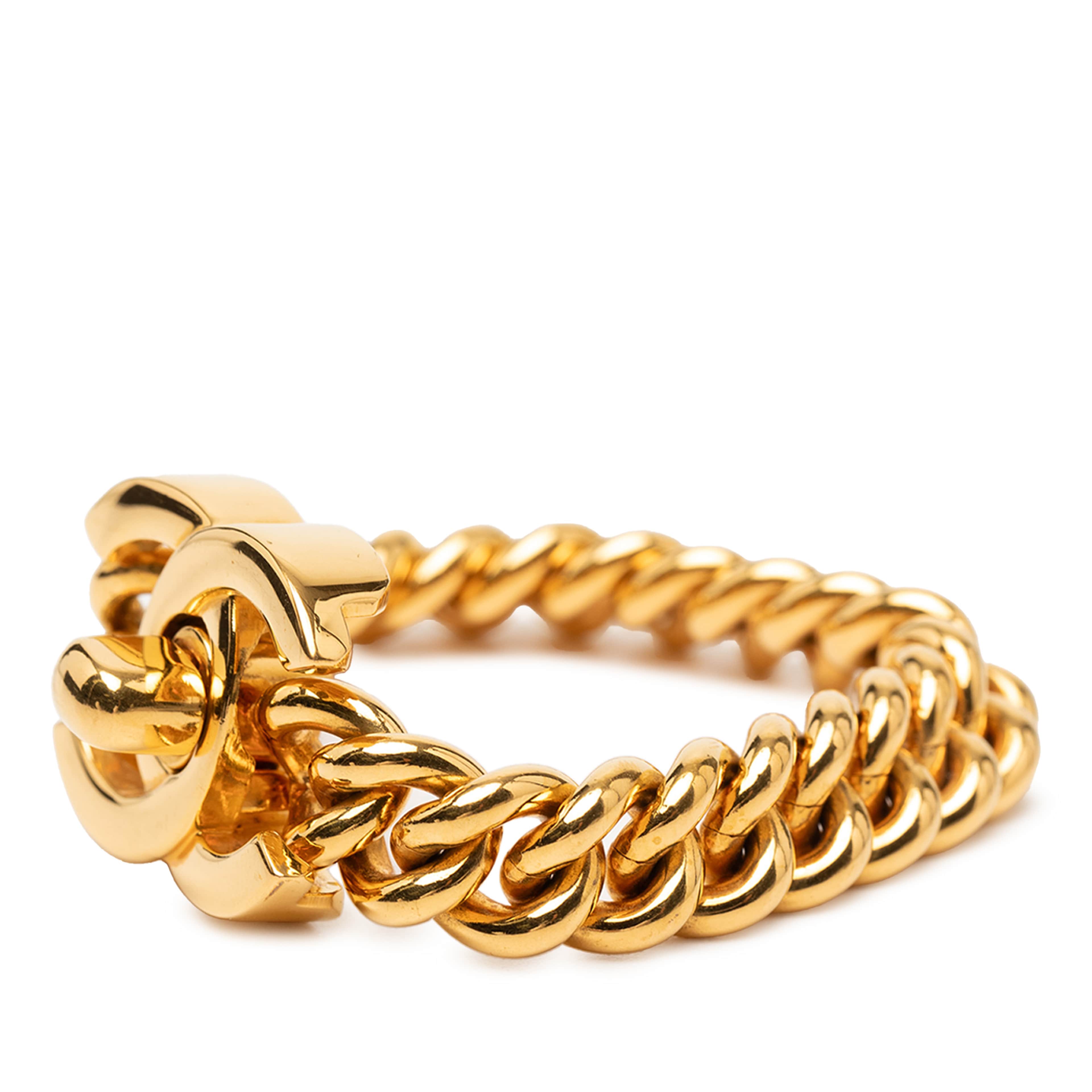 Chanel Gold Plated Cc Turnlock Chain Bracelet, från Luxclusif, i färgen gold. Klicka för att öppna bilden i stort format