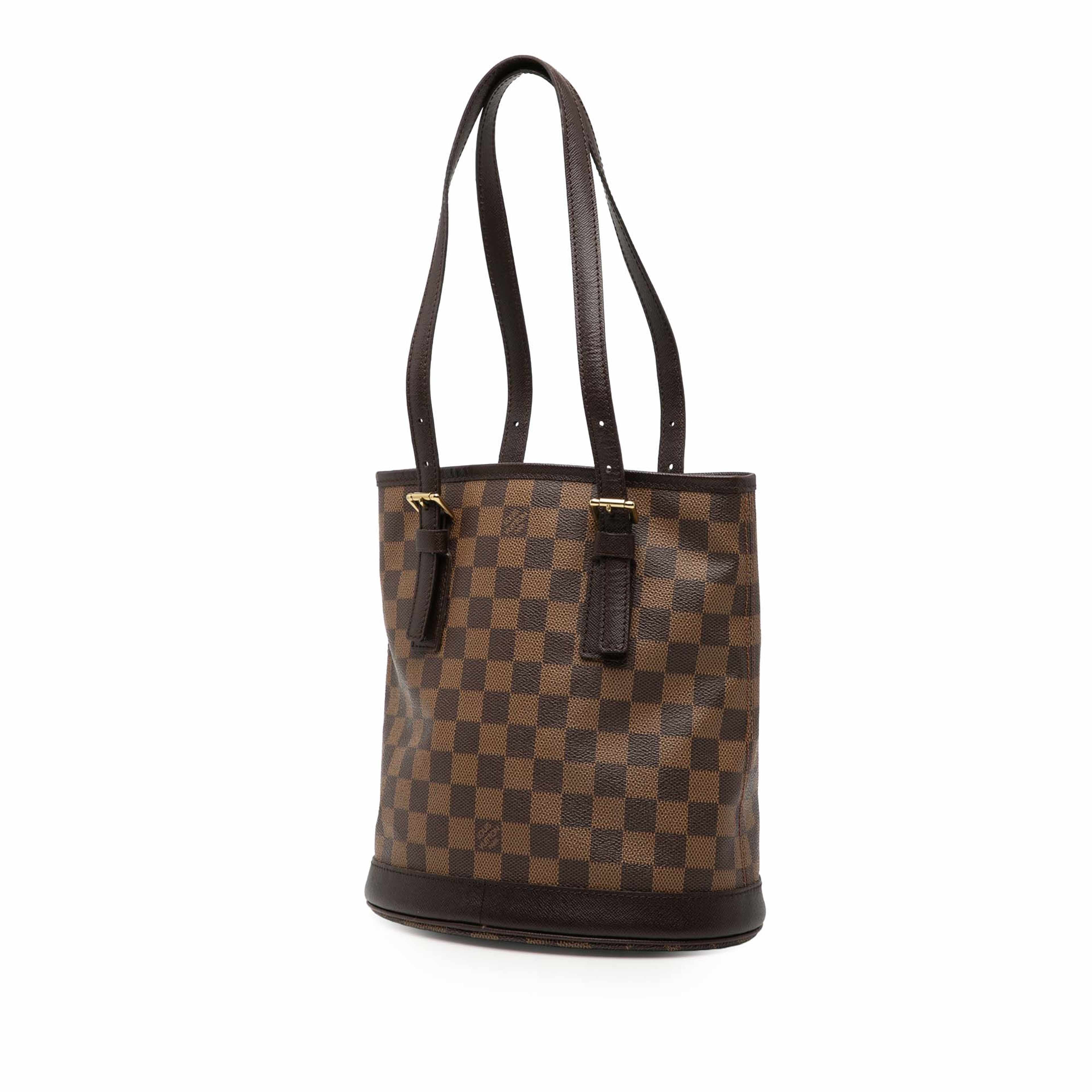 Louis Vuitton Damier Ebene Marais, från Luxclusif, i färgen brown. Klicka för att öppna bilden i stort format