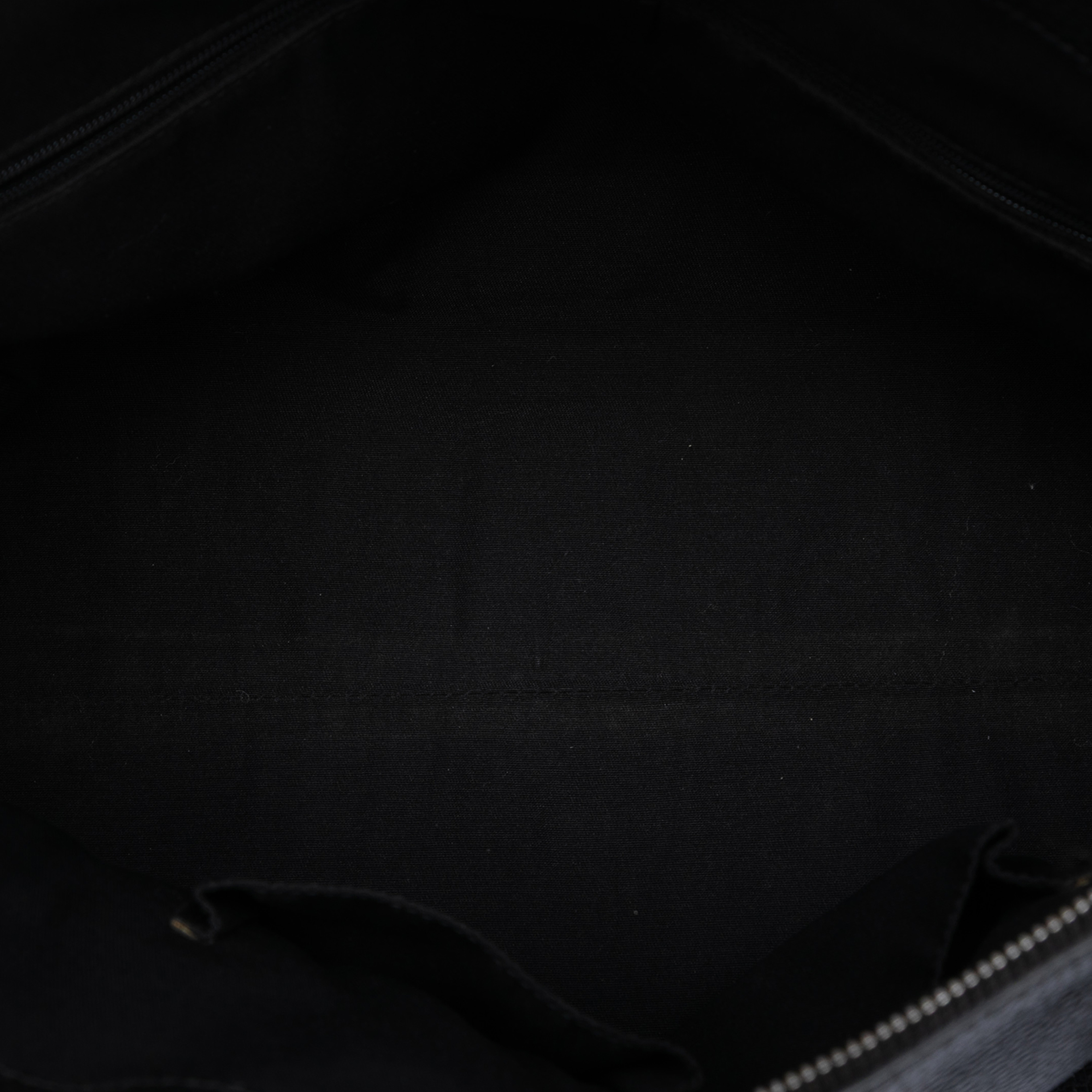 Gucci Leather Gg Charm Dome Satchel, från Luxclusif, i färgen black. Klicka för att öppna bilden i stort format