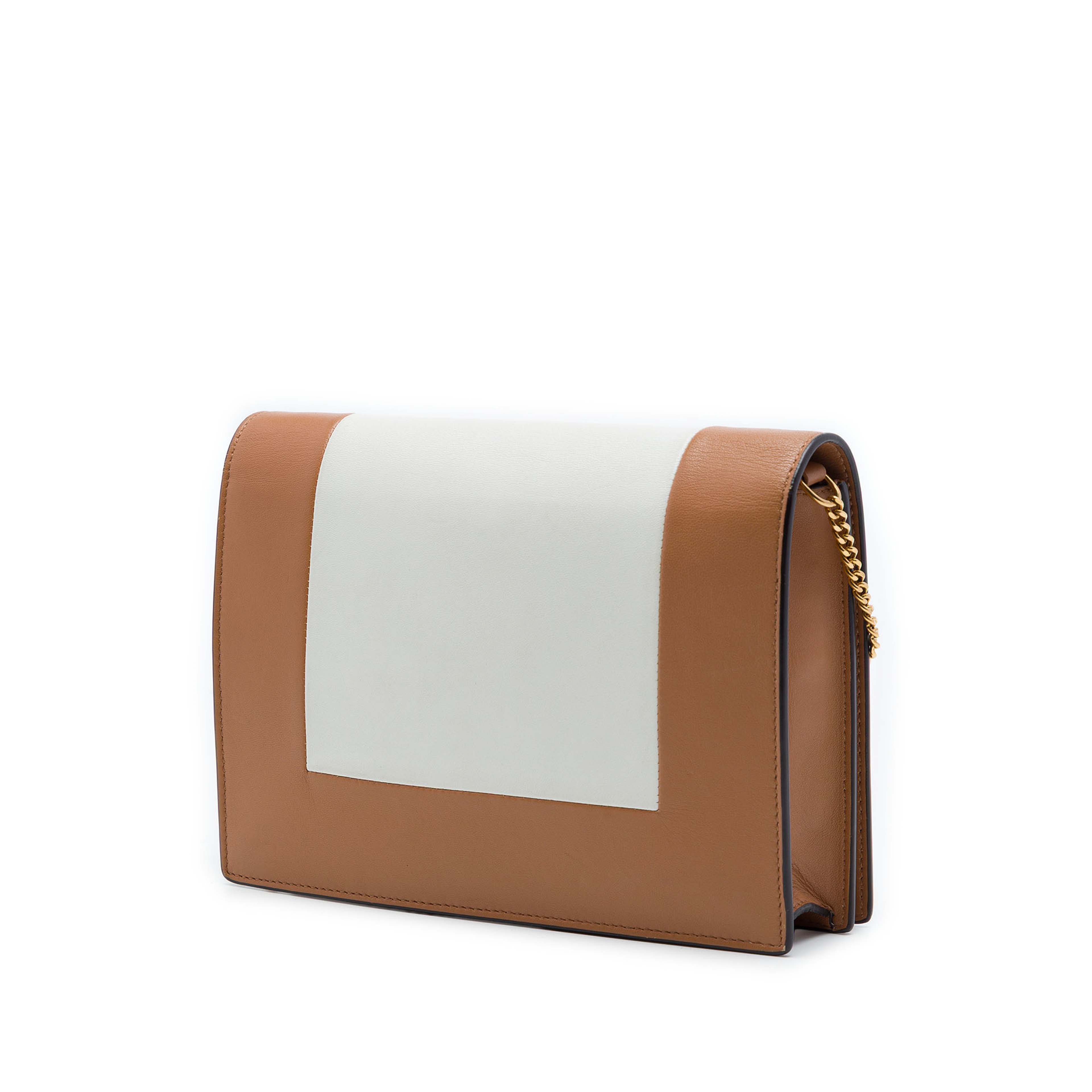 Celine Leather Frame Wallet On Chain, från Luxclusif, i färgen brun. Klicka för att öppna bilden i stort format
