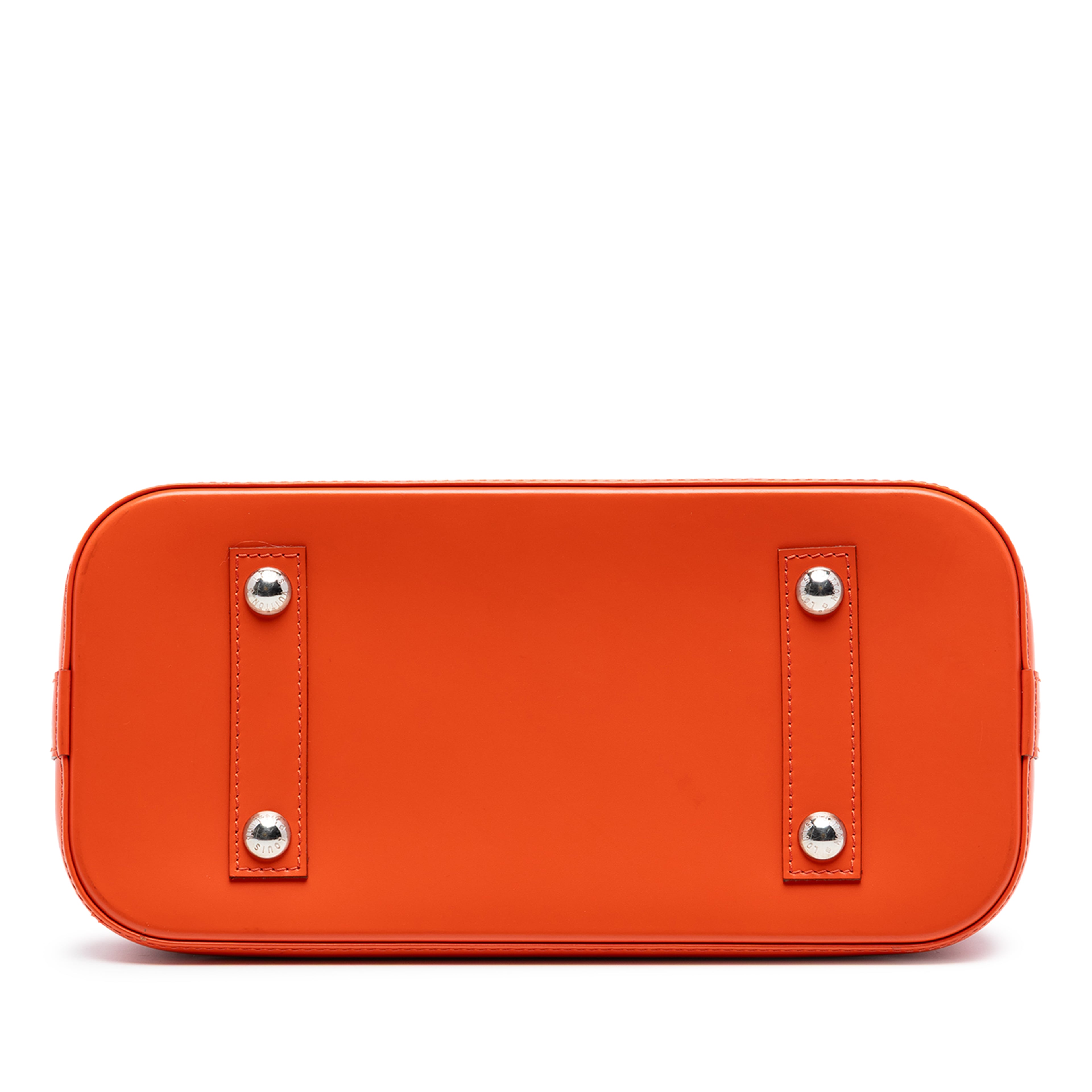 Louis Vuitton Epi Alma Pm, från Luxclusif, i färgen orange. Klicka för att öppna bilden i stort format