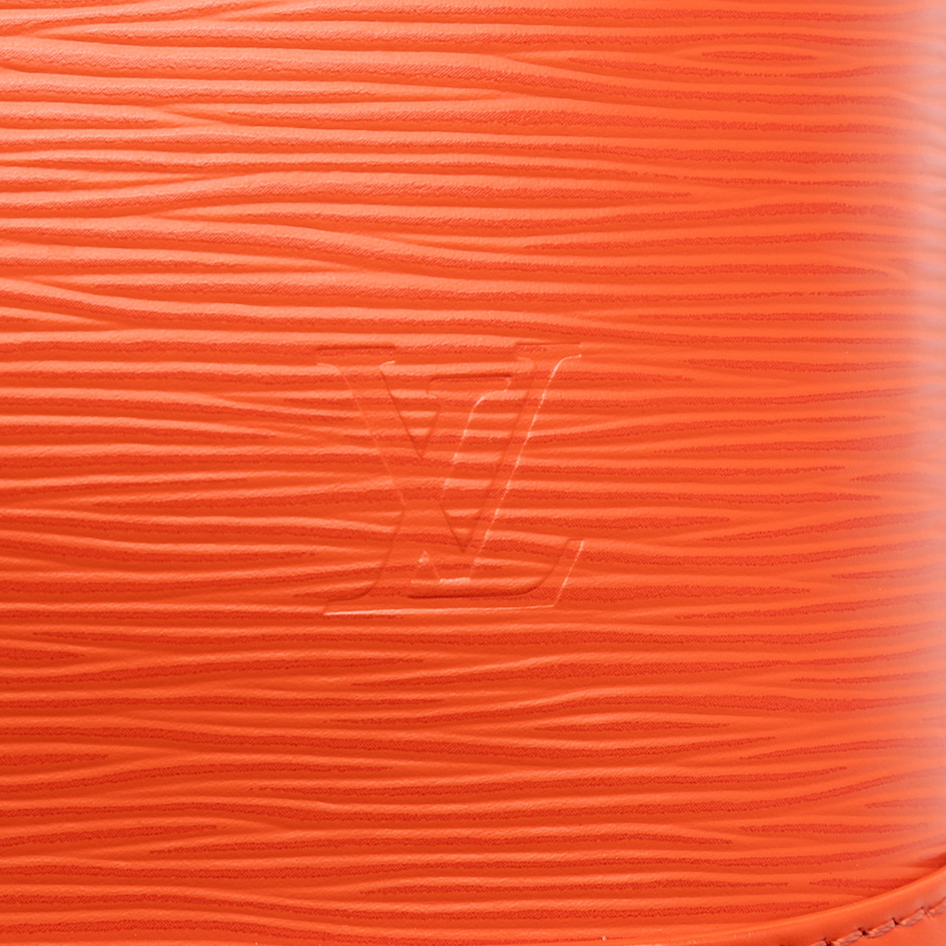 Louis Vuitton Epi Alma Pm, från Luxclusif, i färgen orange. Klicka för att öppna bilden i stort format