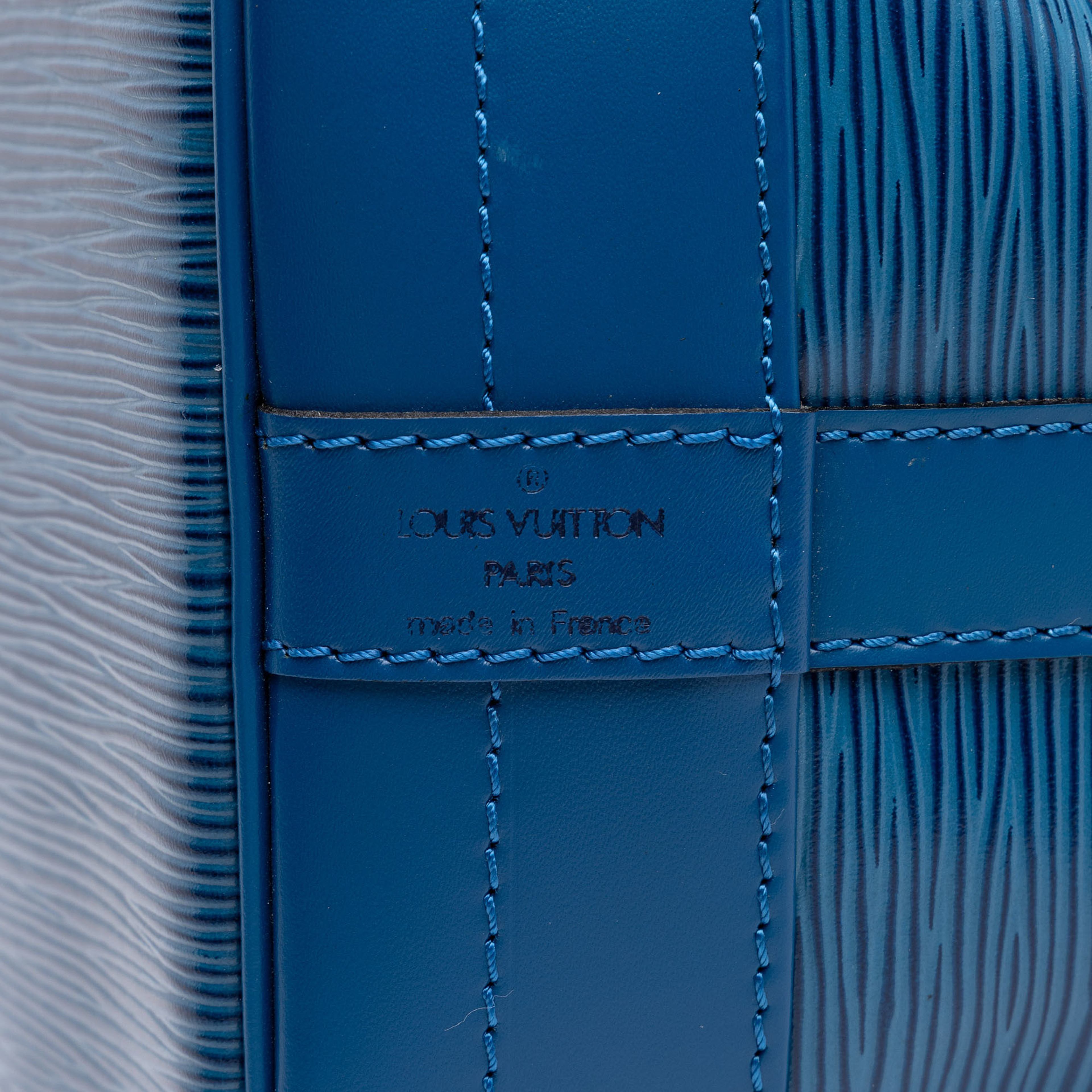 Louis Vuitton Epi Noe Gm, från Luxclusif, i färgen blå. Klicka för att öppna bilden i stort format