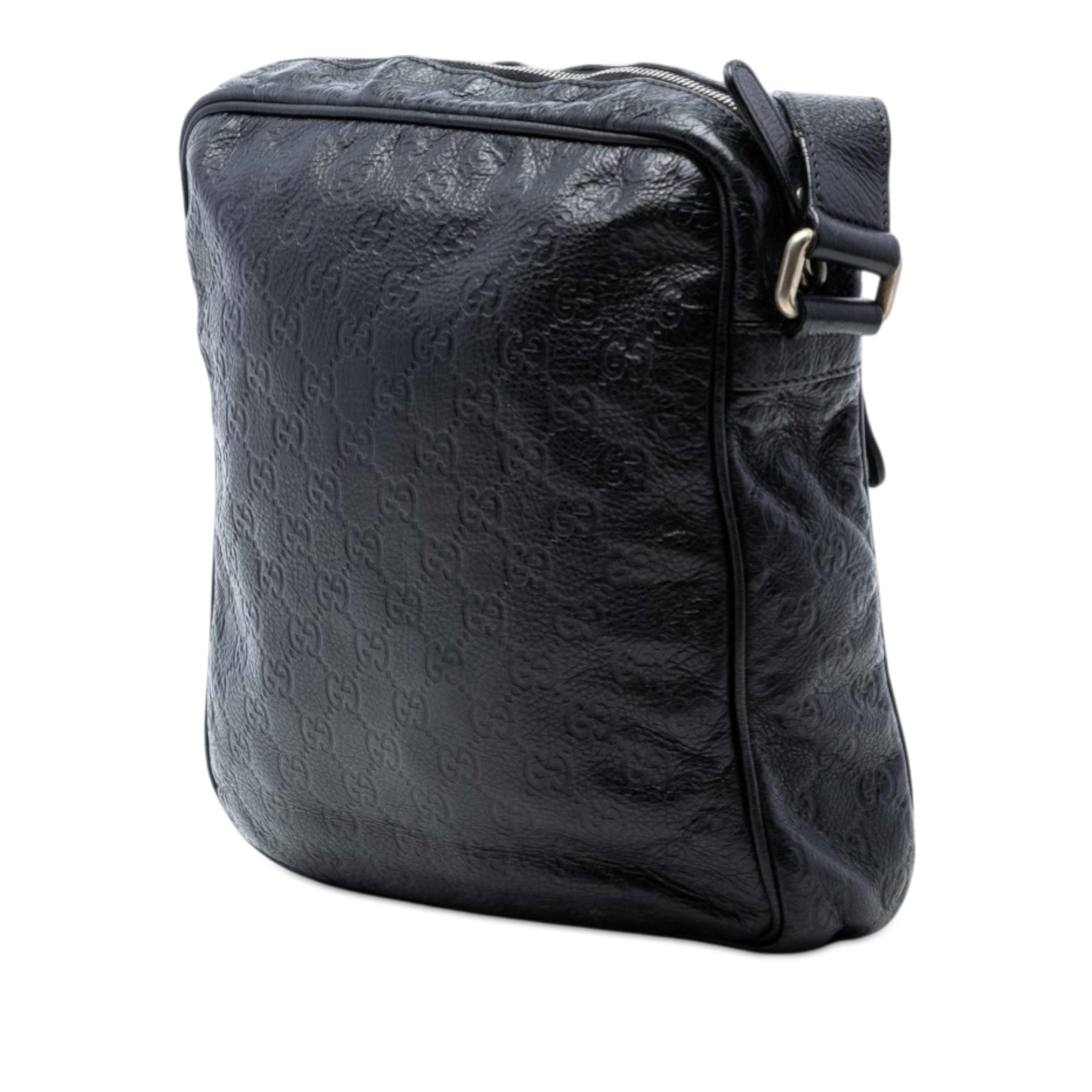 Gucci Guccissima Crossbody, från Luxclusif, i färgen black. Klicka för att öppna bilden i stort format