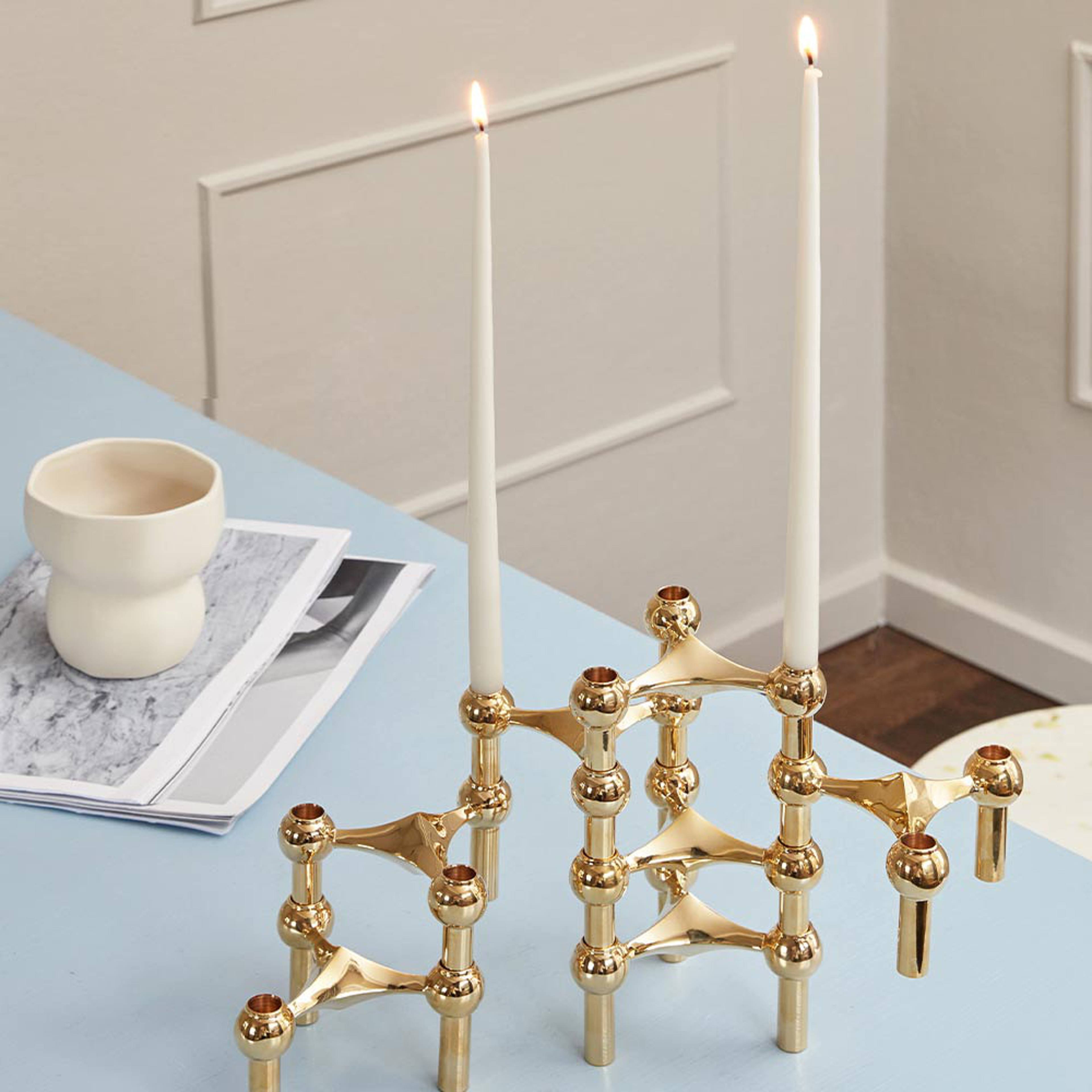 Ljusstake Stage, 3-delar, från STOFF Nagel, i färgen Brass. Klicka för att öppna bilden i stort format