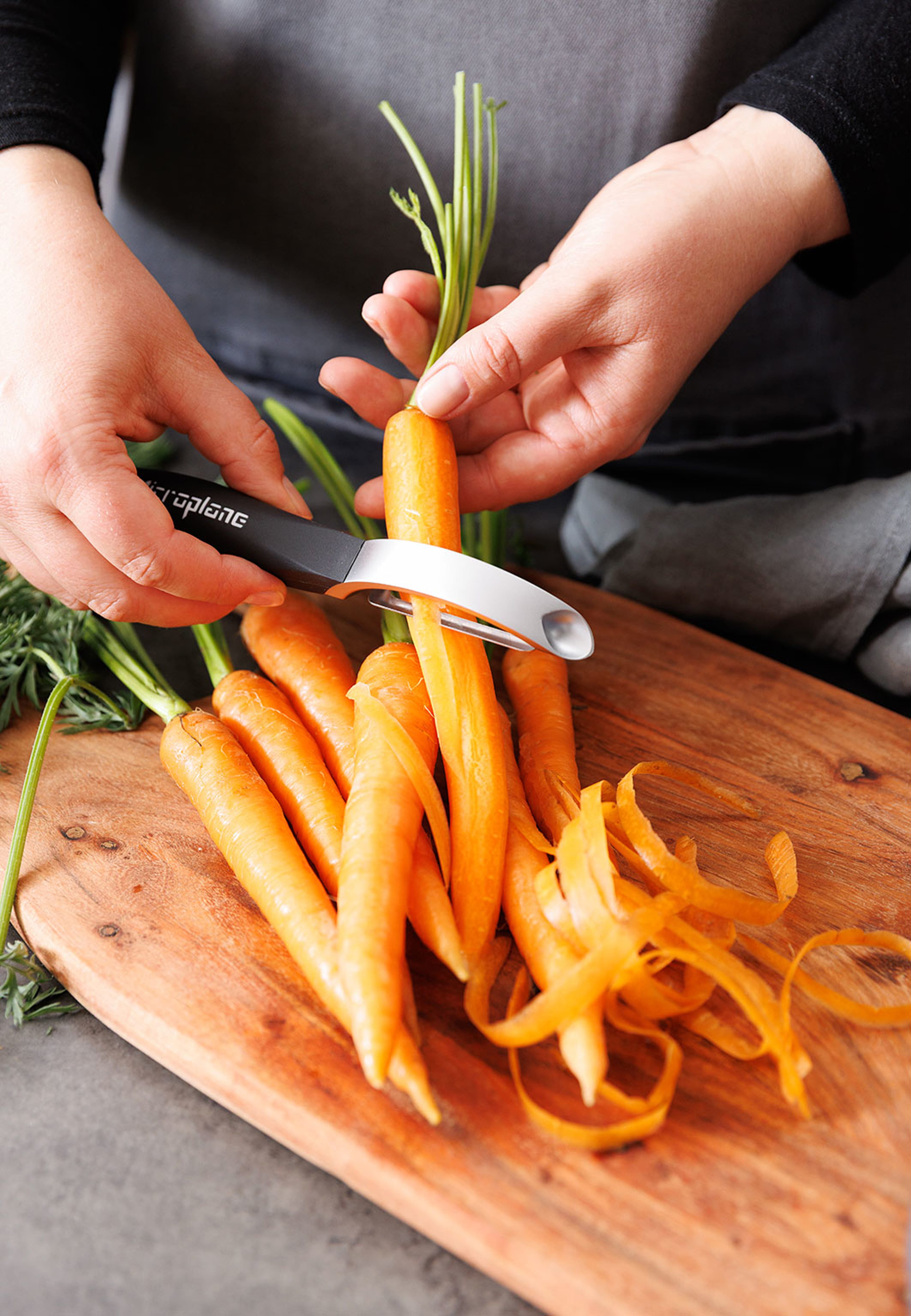 Professional Potatisskalare, från Microplane, i färgen Black. Klicka för att öppna bilden i stort format