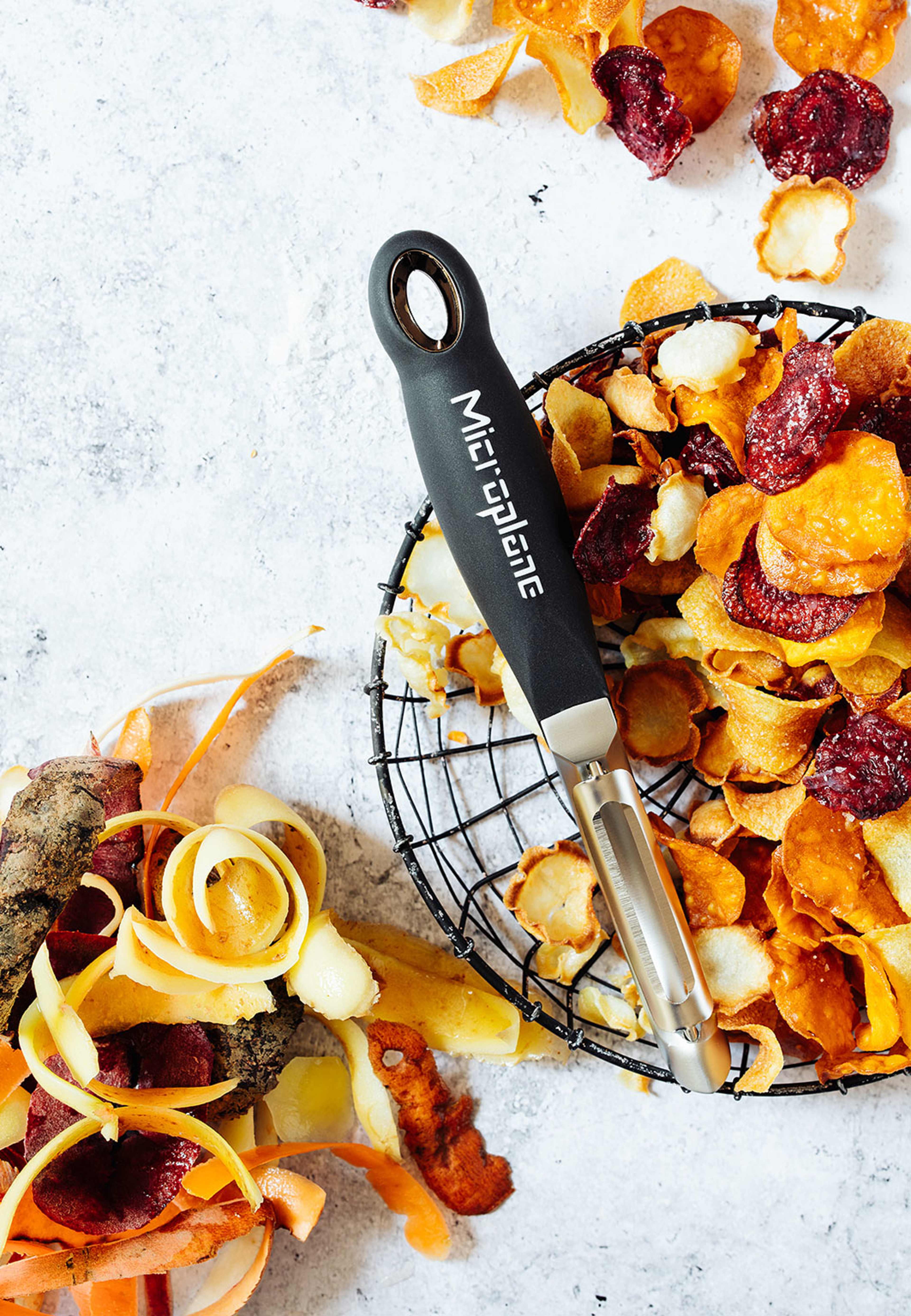 Professional Potatisskalare, från Microplane, i färgen Black. Klicka för att öppna bilden i stort format