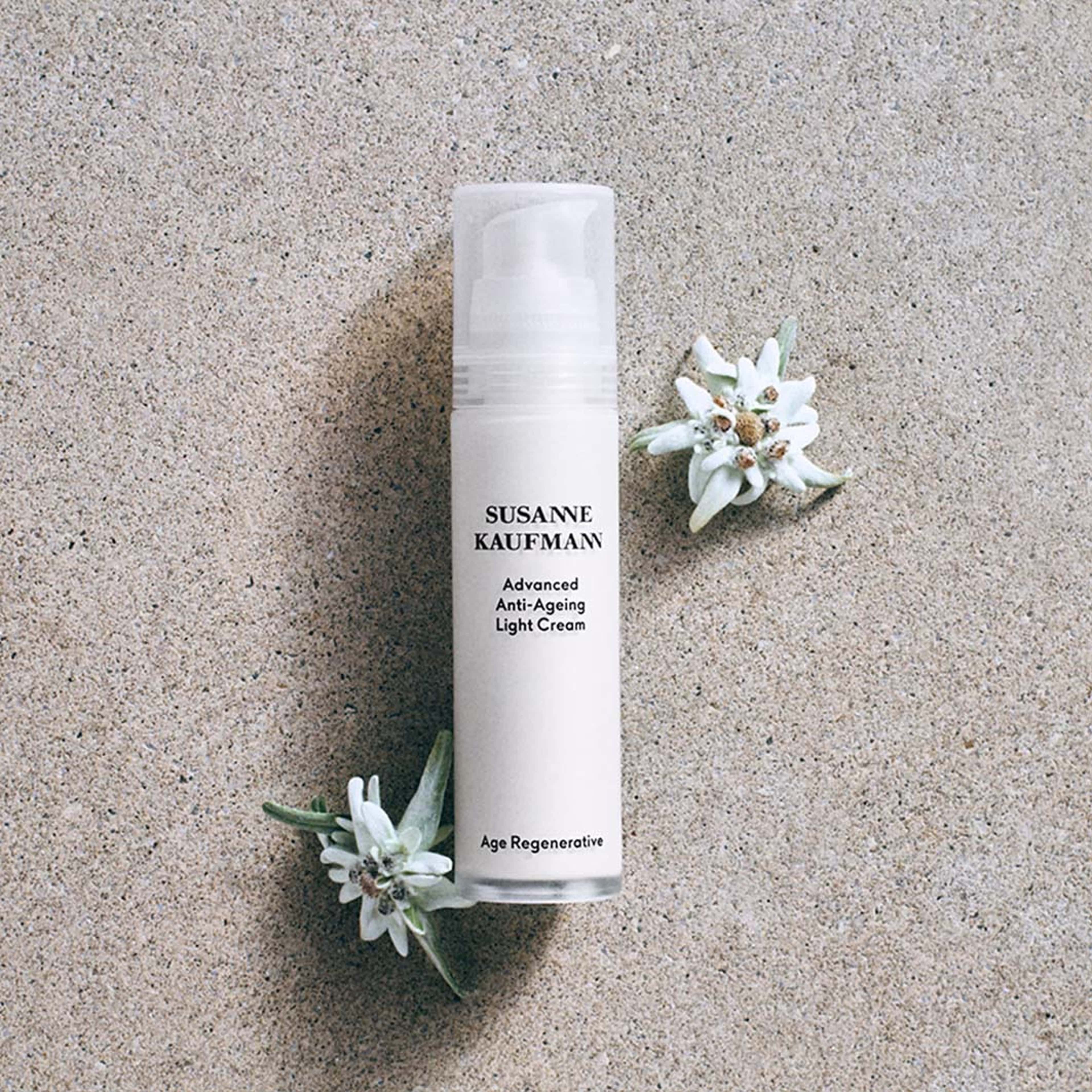Advanced Anti-Ageing Light Cream, från SUSANNE KAUFMANN. Klicka för att öppna bilden i stort format