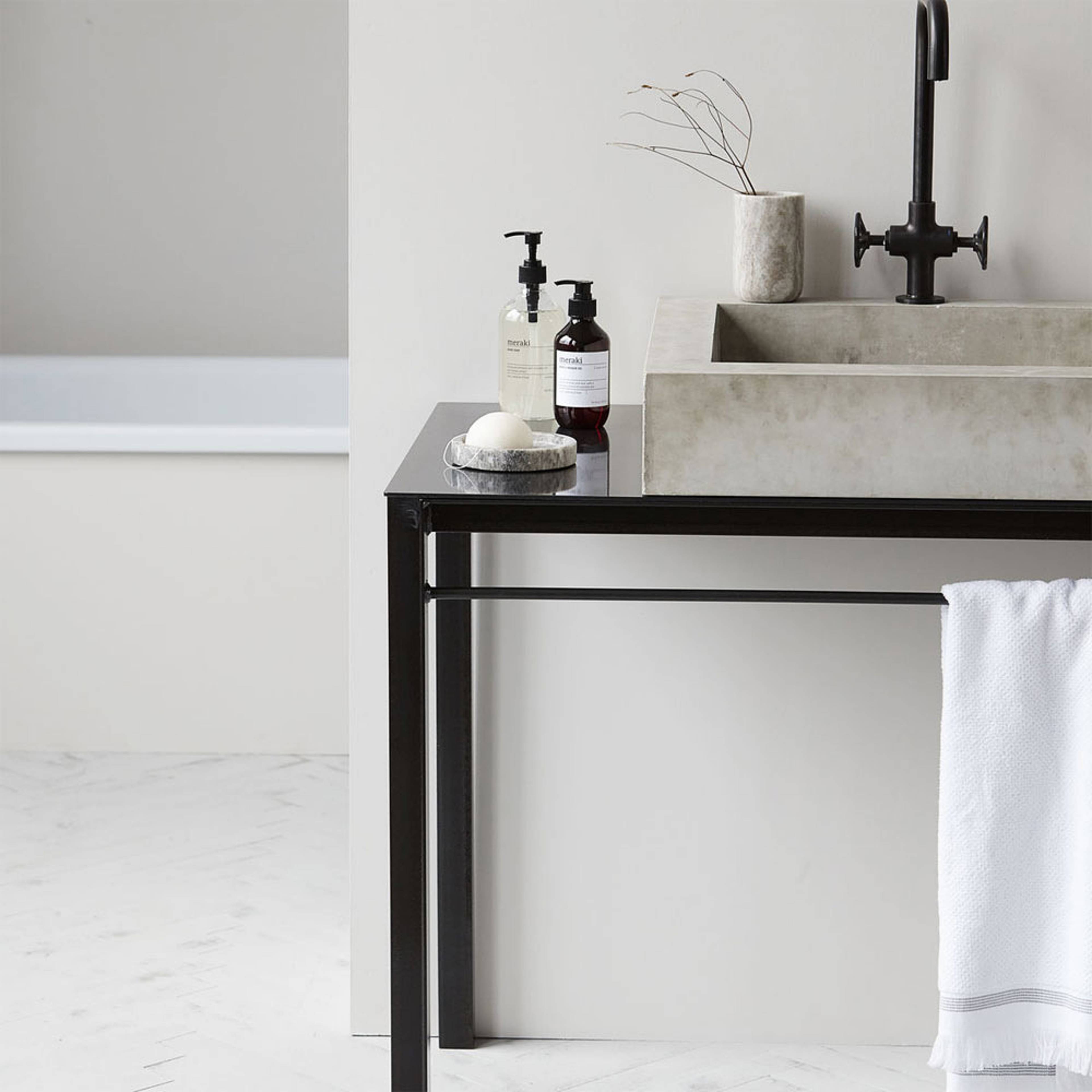 Konjac Sponge, Vit, från Meraki. Klicka för att öppna bilden i stort format
