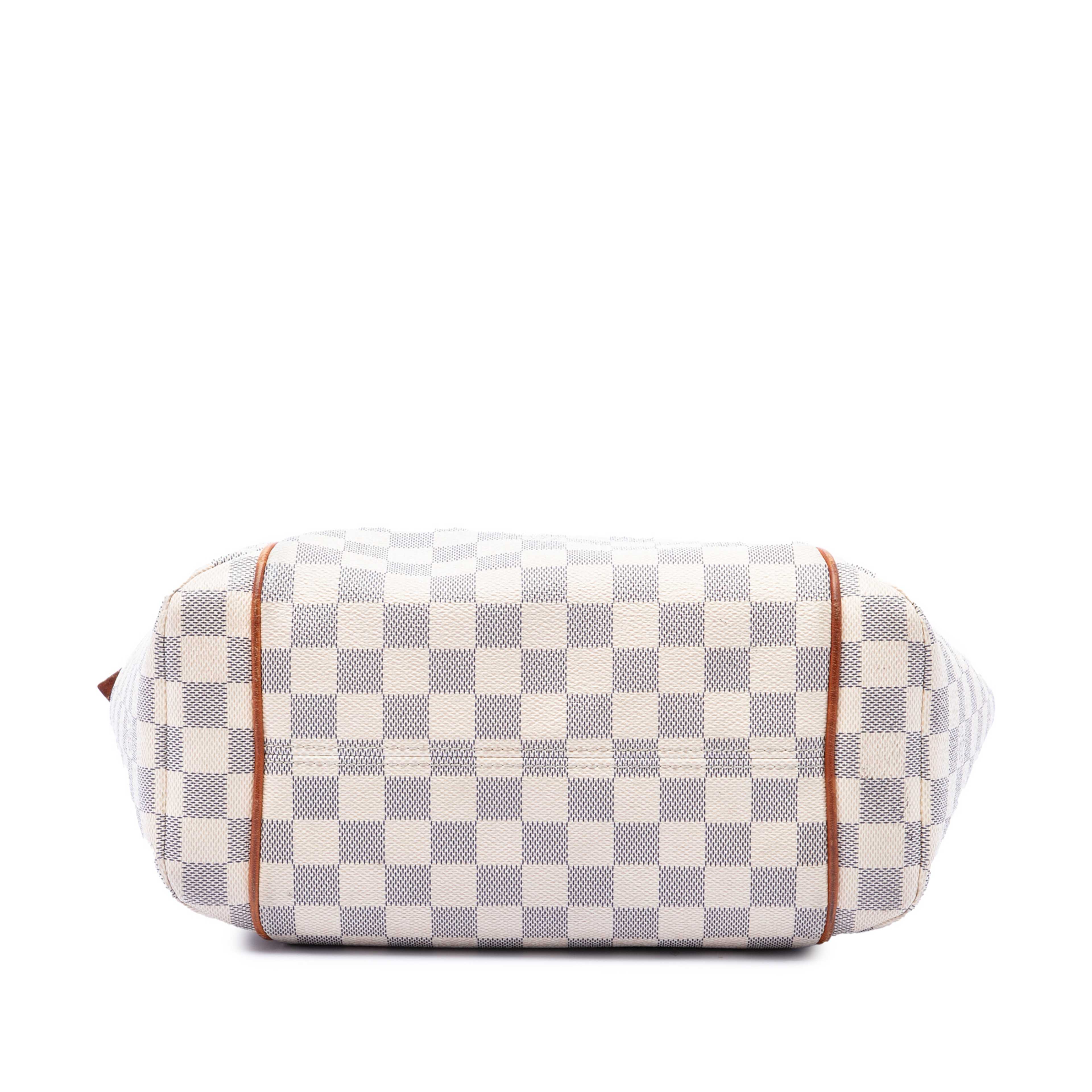 Louis Vuitton Damier Azur Totally Pm, från Luxclusif, i färgen vit. Klicka för att öppna bilden i stort format