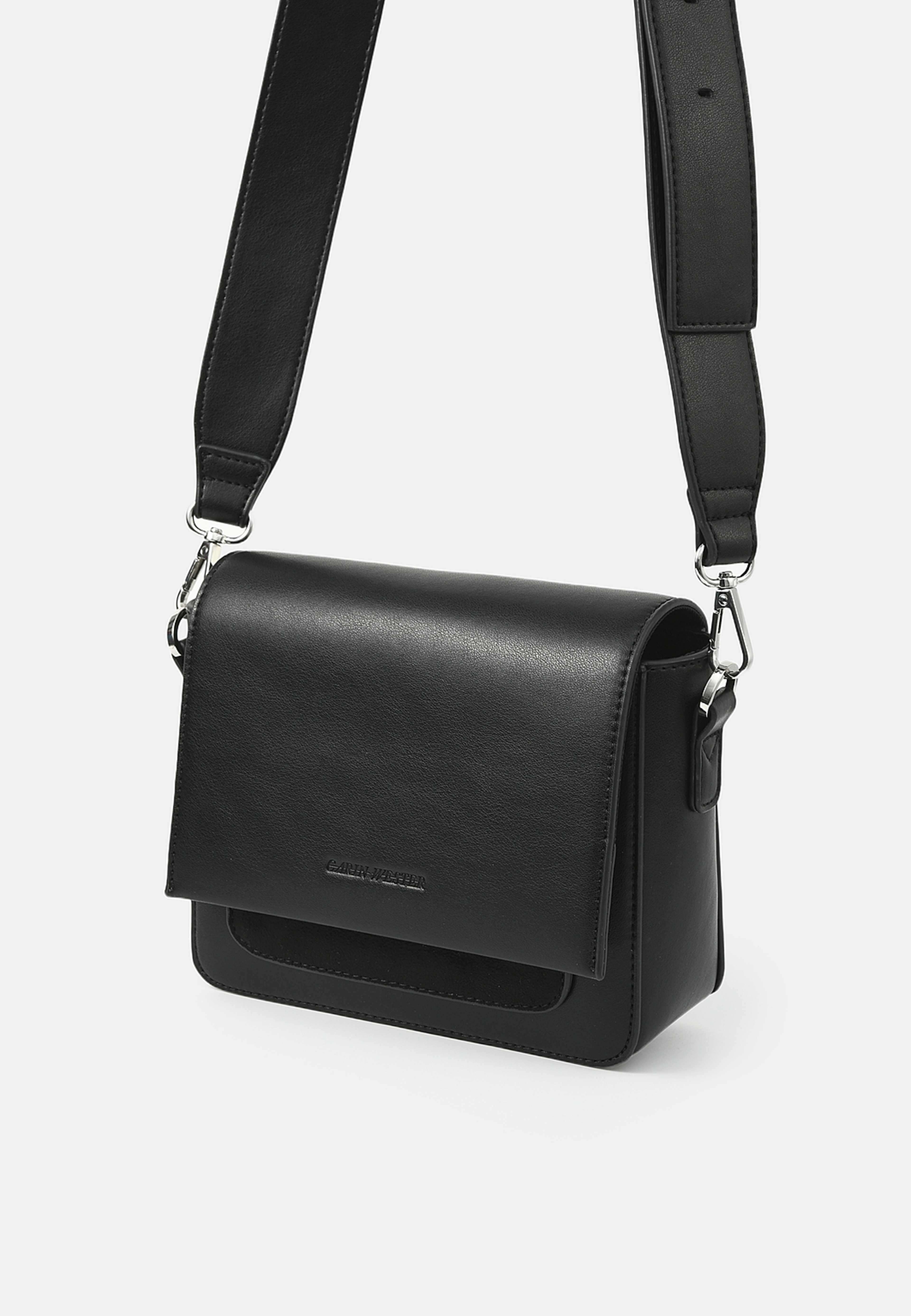 Crossbody CYNTHIA, från Carin Wester, i färgen Black. Klicka för att öppna bilden i stort format