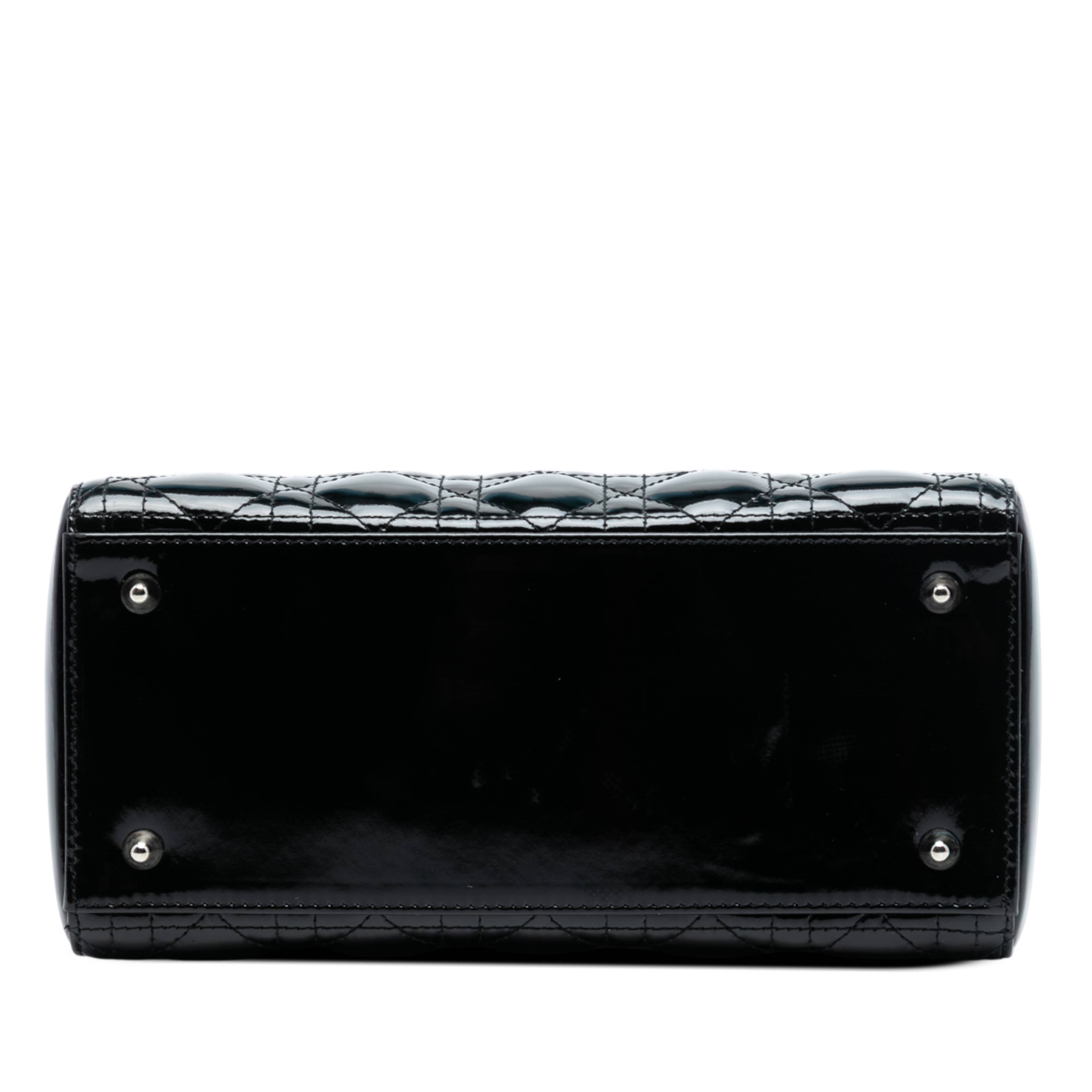 Dior Medium Patent Cannage Lady Dior, från Luxclusif, i färgen black. Klicka för att öppna bilden i stort format