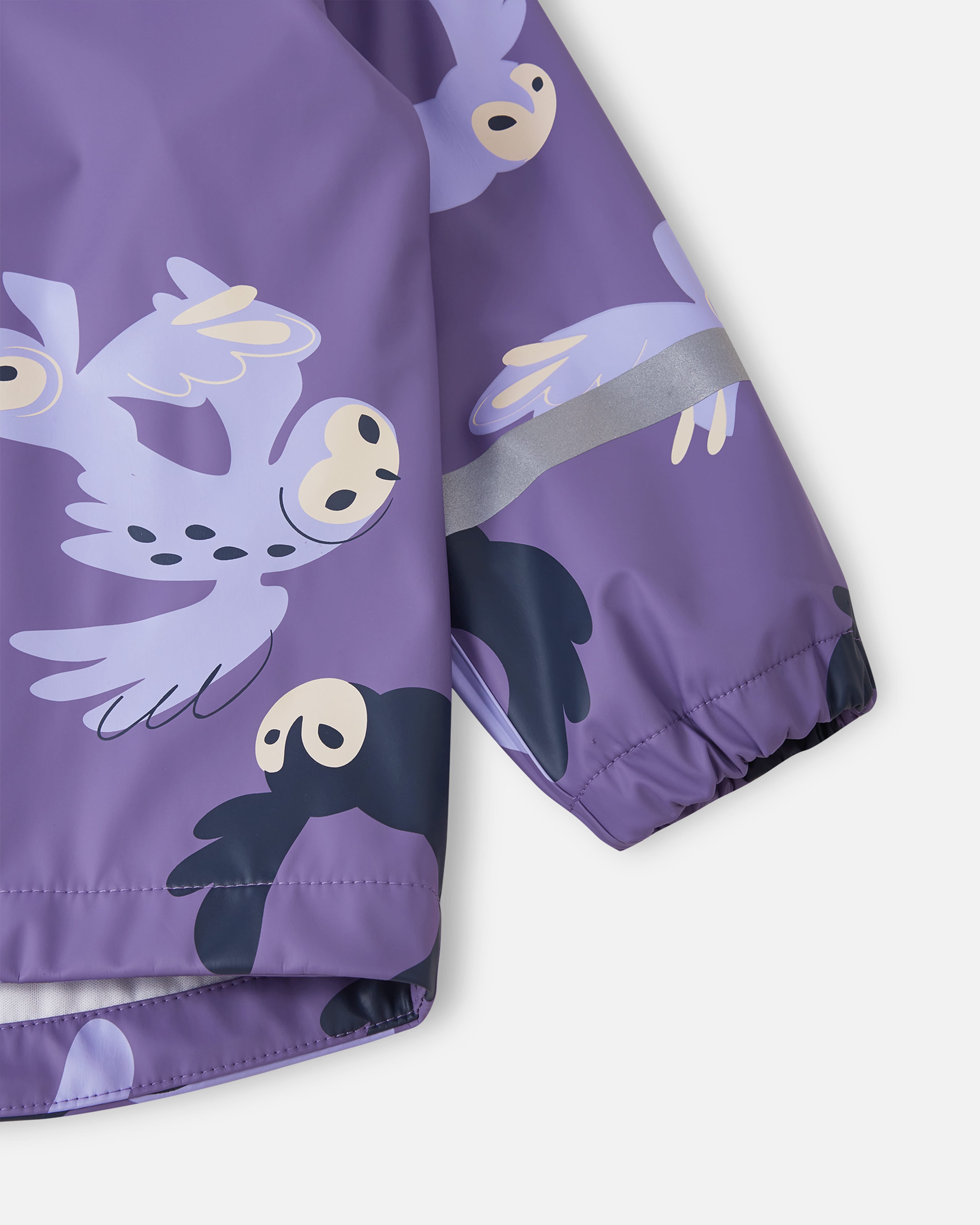Regnjacka Vesi, från Reima, i färgen misty violet. Klicka för att öppna bilden i stort format