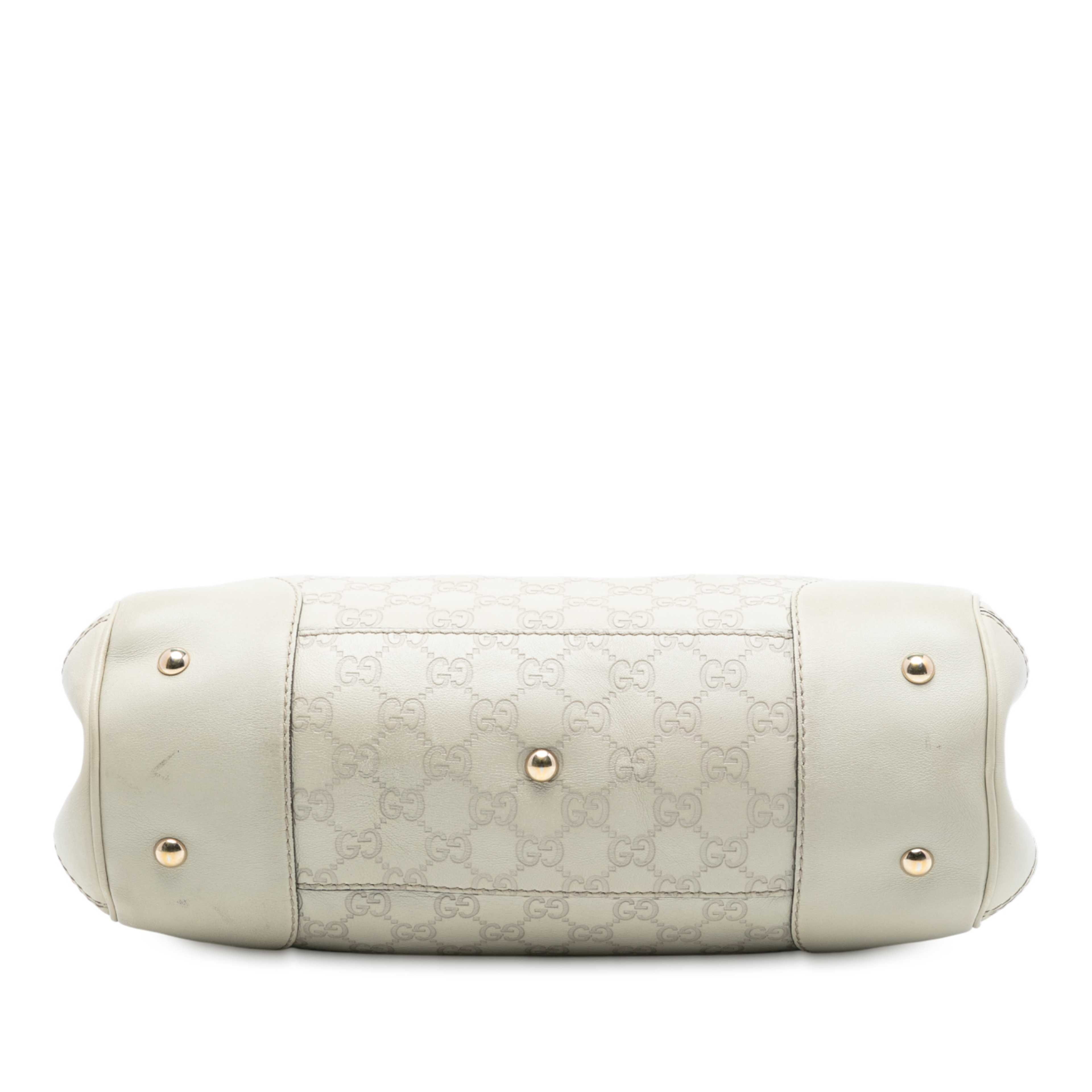 Gucci Guccissima Mayfair Tote, från Luxclusif, i färgen vit. Klicka för att öppna bilden i stort format