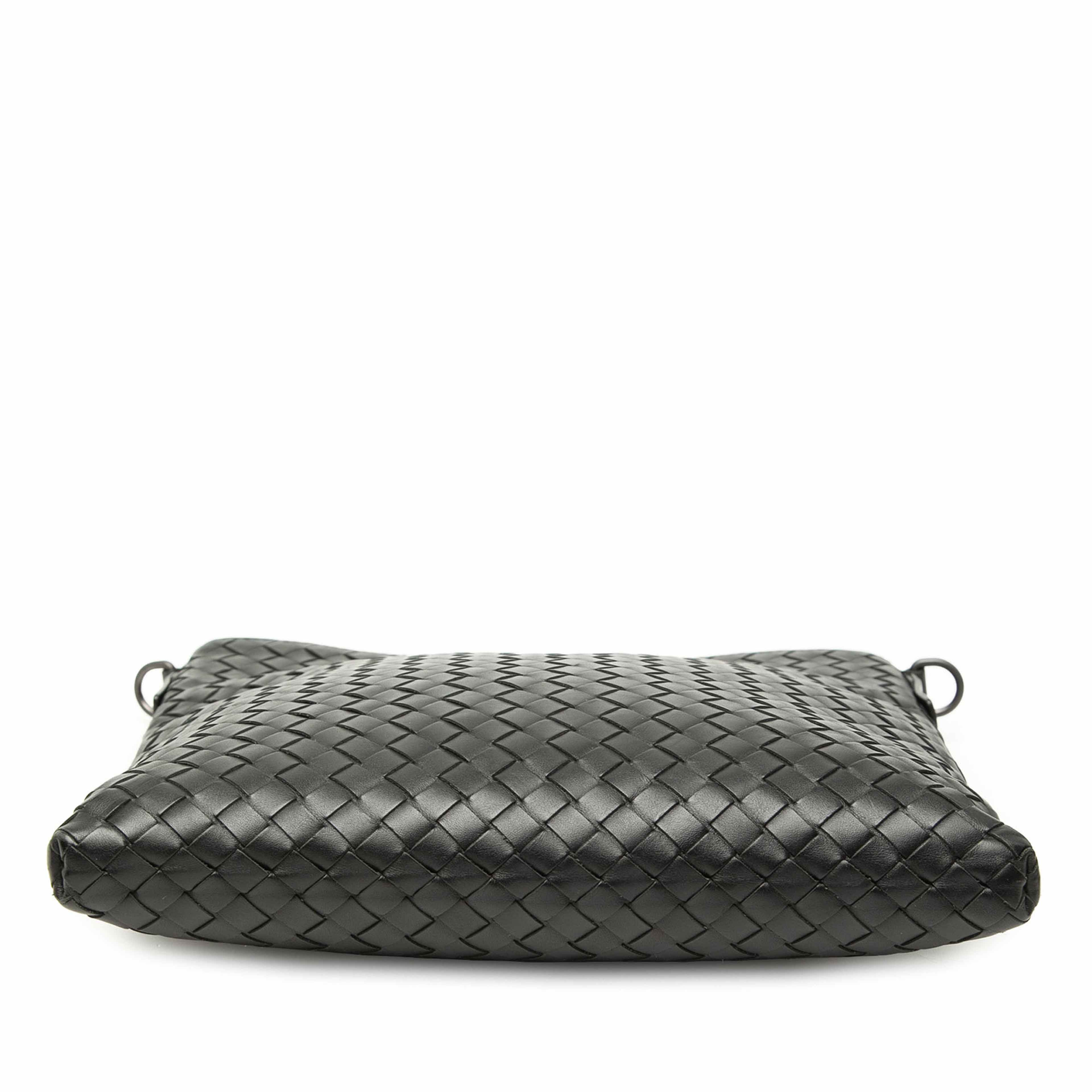 Bottega Veneta Nappa Intrecciato Vn Crossbody, från Luxclusif, i färgen svart. Klicka för att öppna bilden i stort format