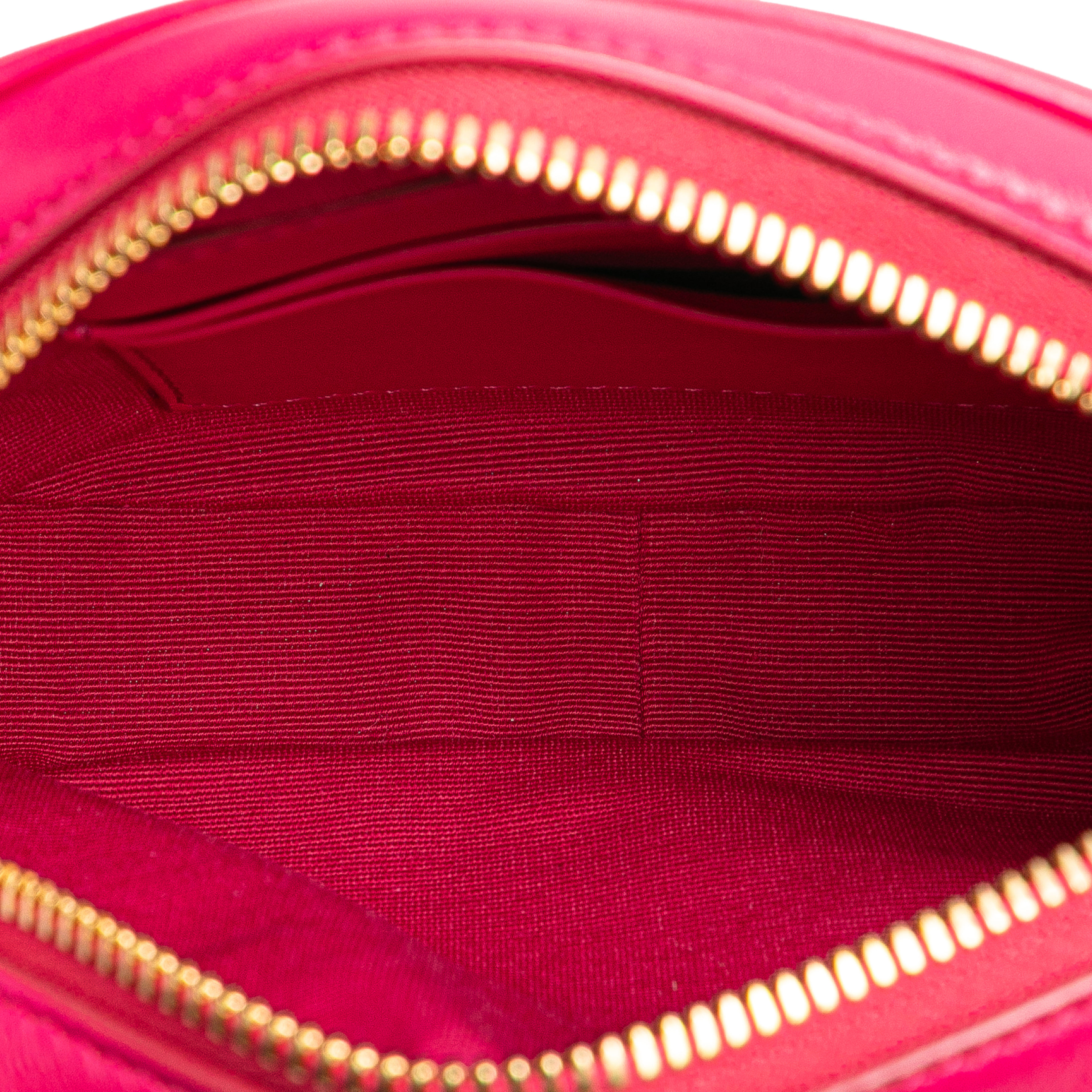 Celine Quilted Calfskin C Charm Crossbody, från Luxclusif, i färgen dark pink. Klicka för att öppna bilden i stort format