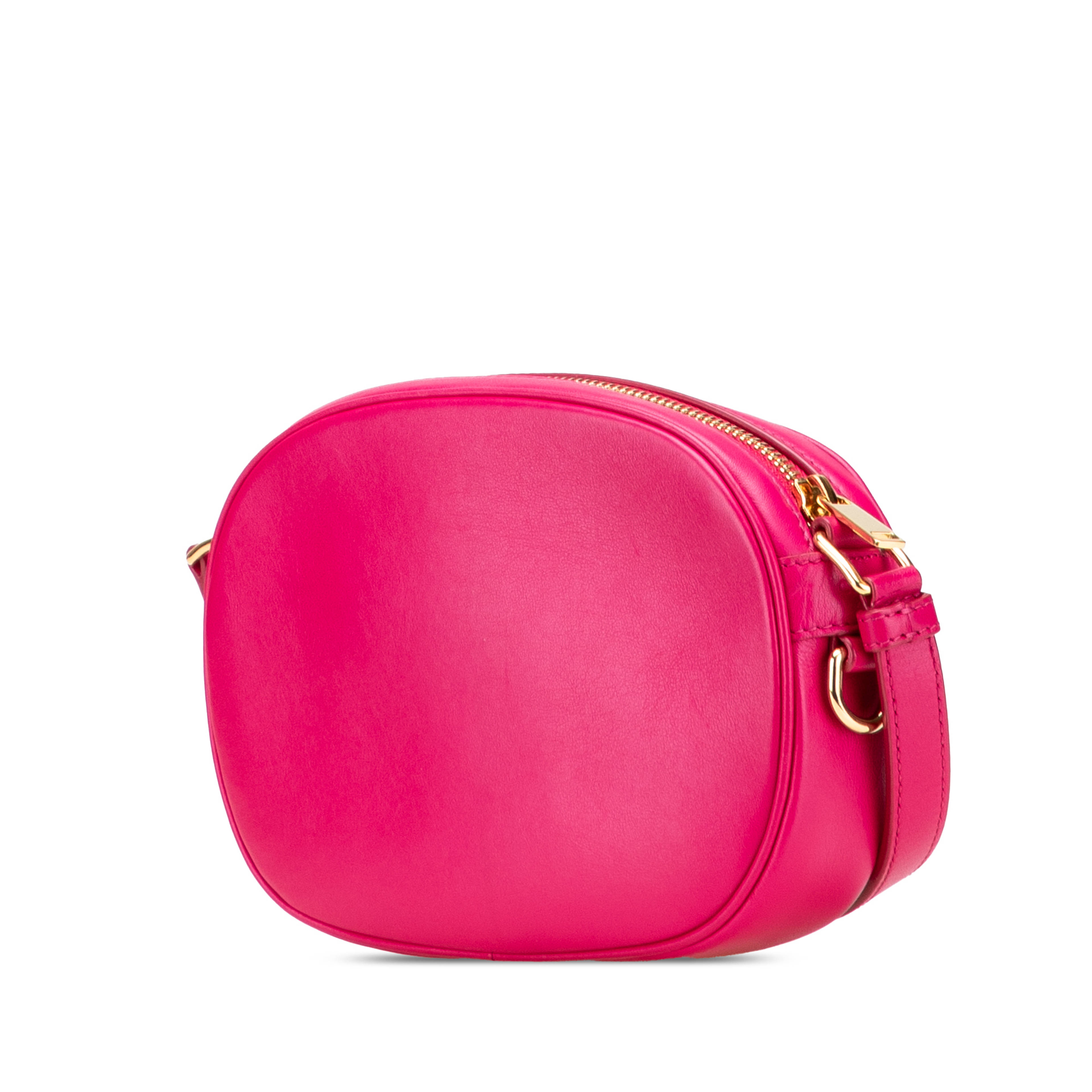 Celine Quilted Calfskin C Charm Crossbody, från Luxclusif, i färgen dark pink. Klicka för att öppna bilden i stort format