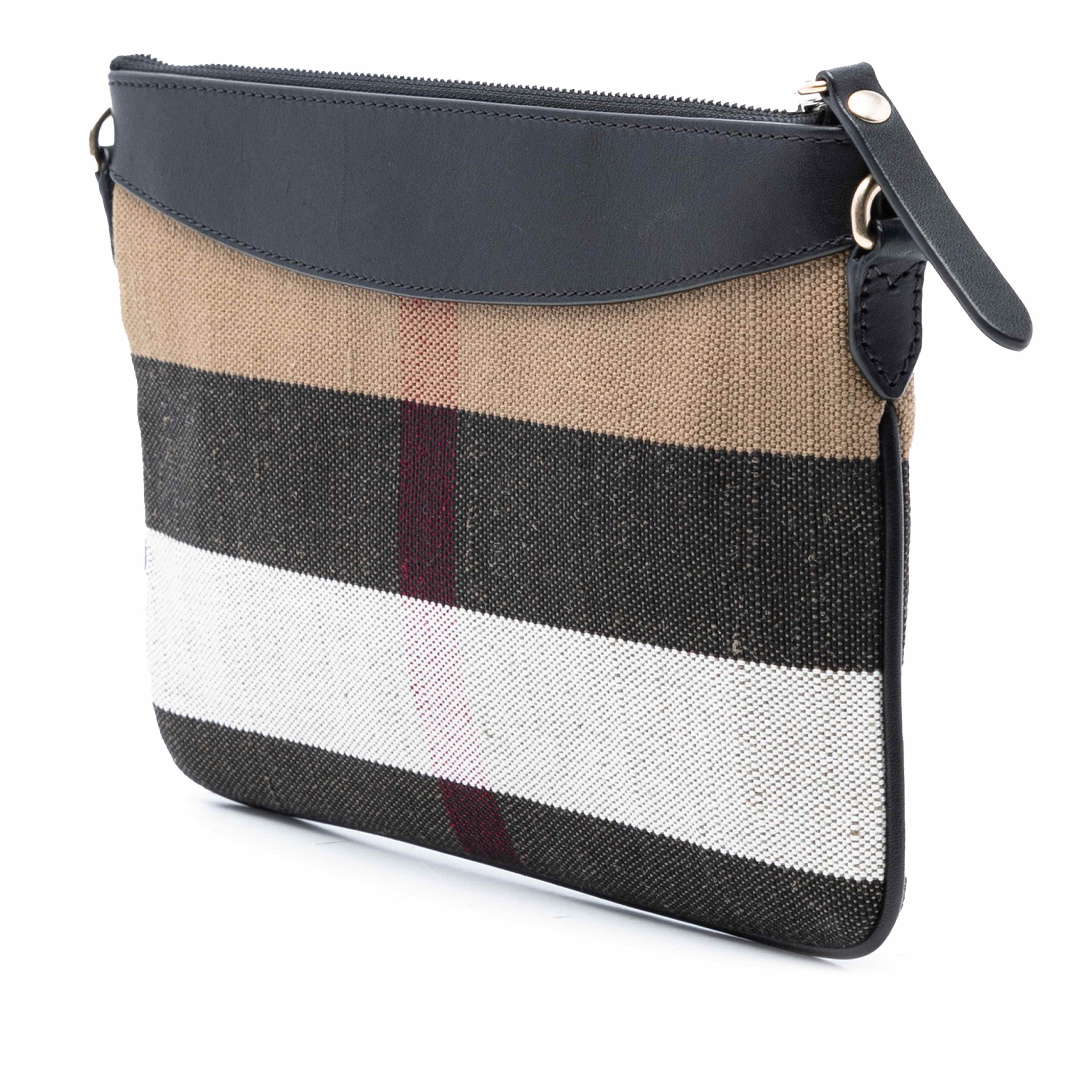 Burberry Mega Check Canvas Peyton Crossbody, från Luxclusif, i färgen light brown. Klicka för att öppna bilden i stort format