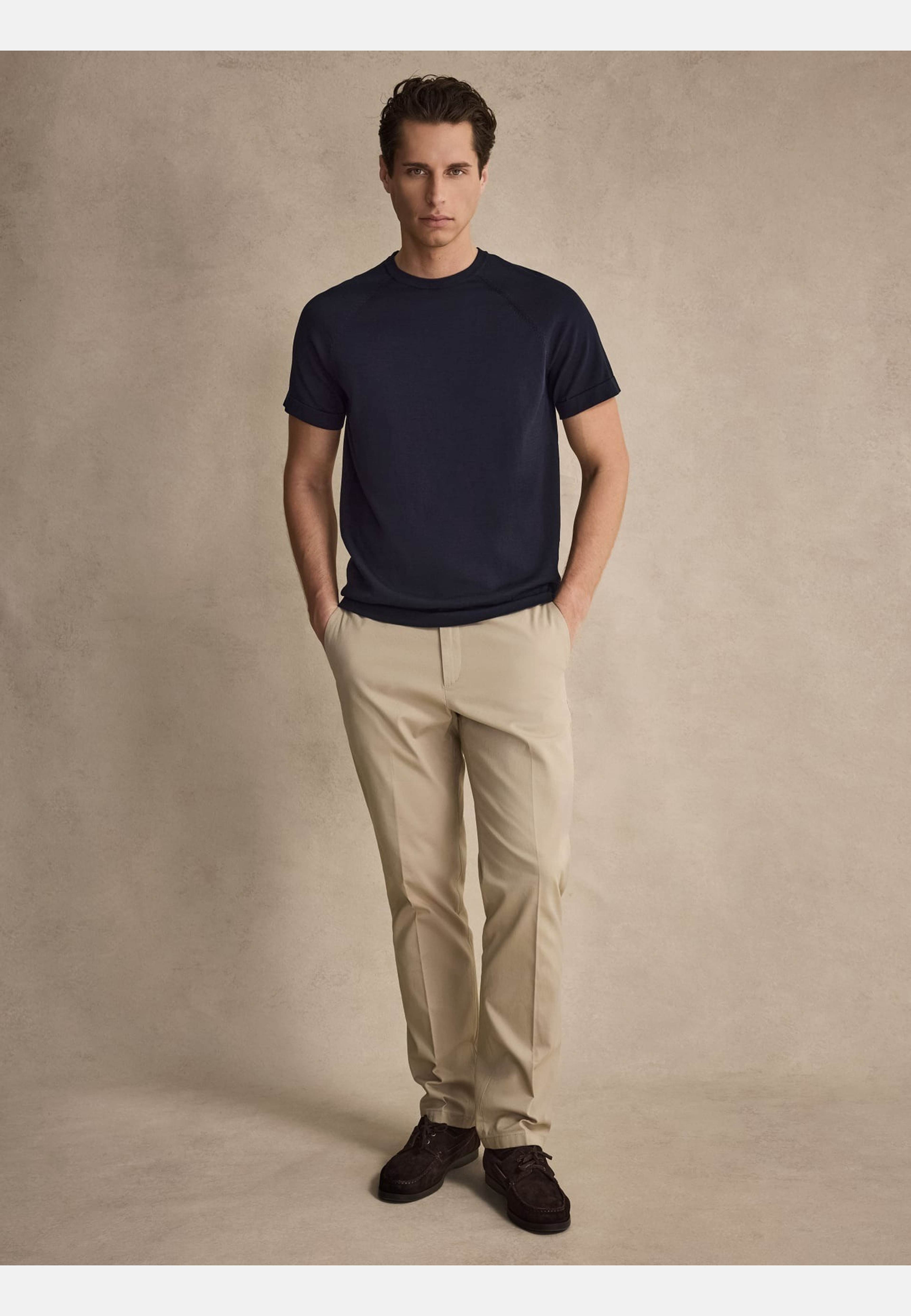 Cotton Silk Raglan Tee (ragnar), från John Henric, i färgen navy blue. Klicka för att öppna bilden i stort format