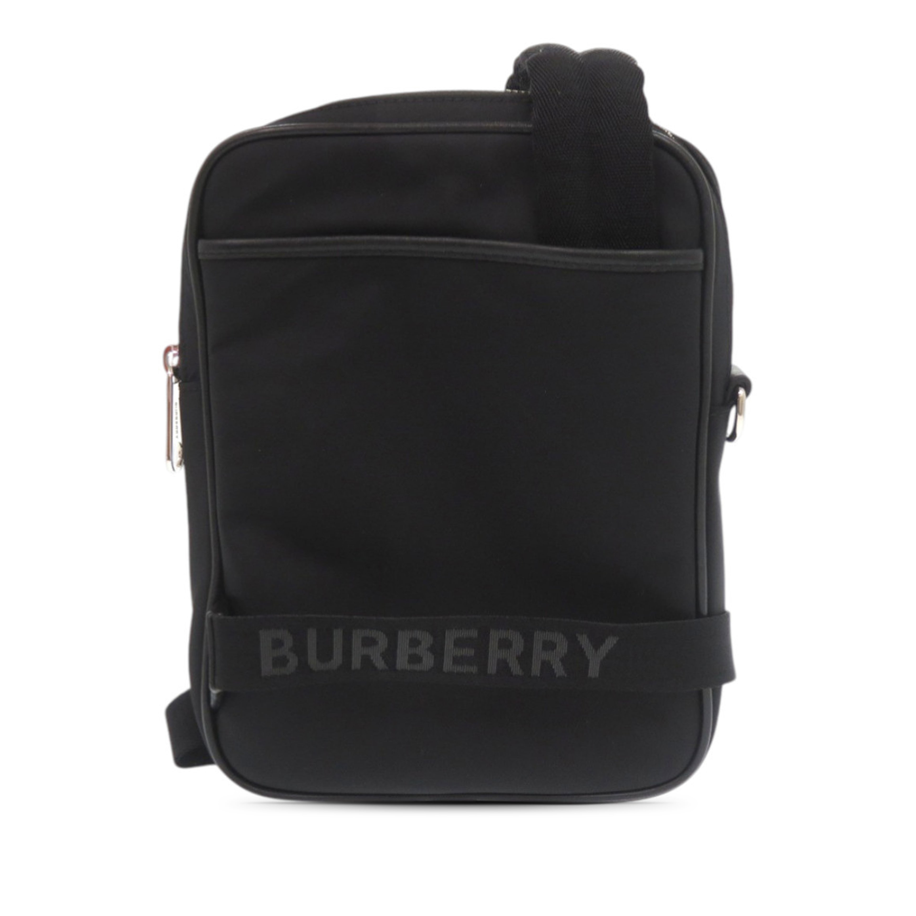 Burberry Nylon Logo Kieran Crossbody, från Luxclusif, i färgen black. Klicka för att öppna bilden i stort format