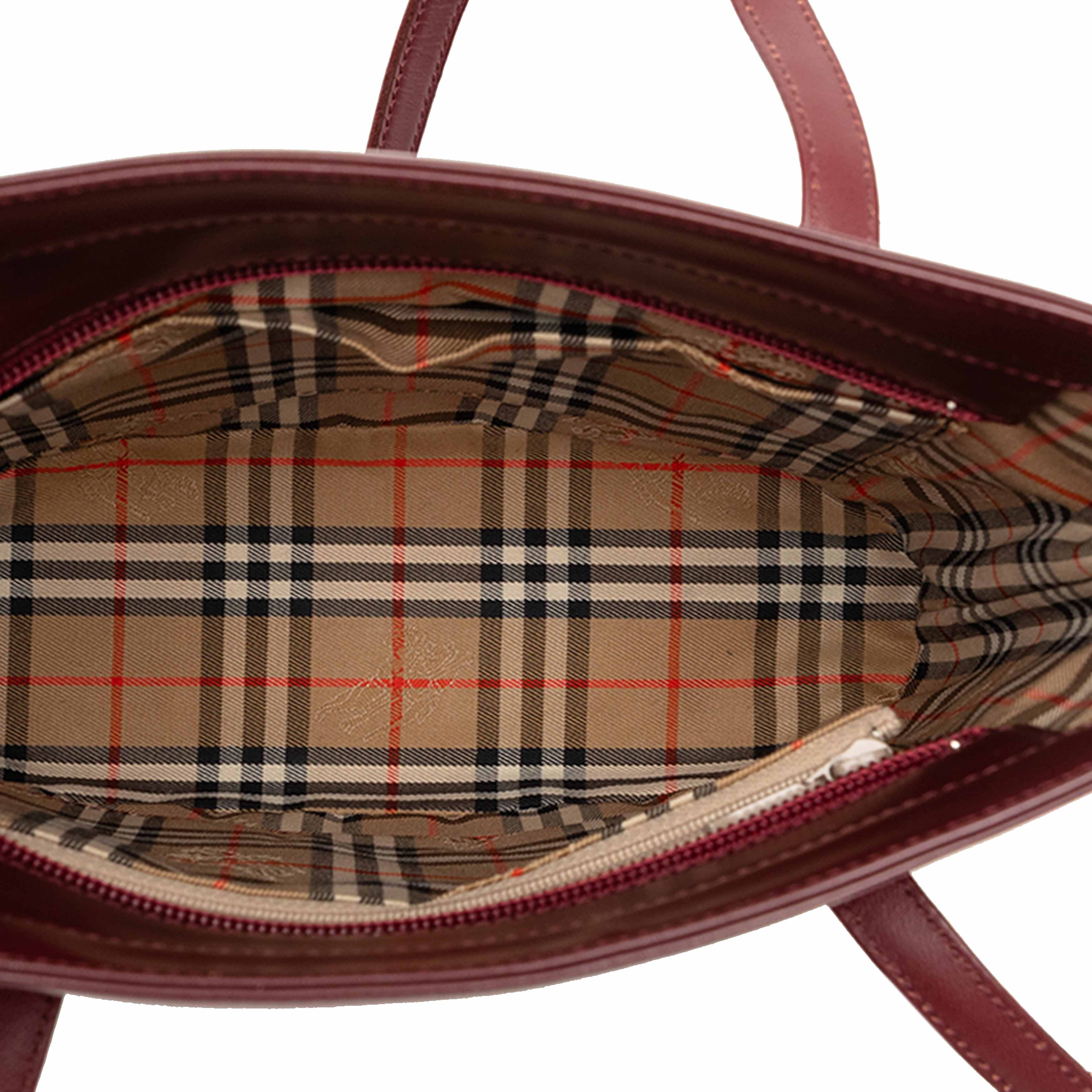 Burberry House Check Trimmed Leather Shoulder Bag, från Luxclusif, i färgen röd. Klicka för att öppna bilden i stort format