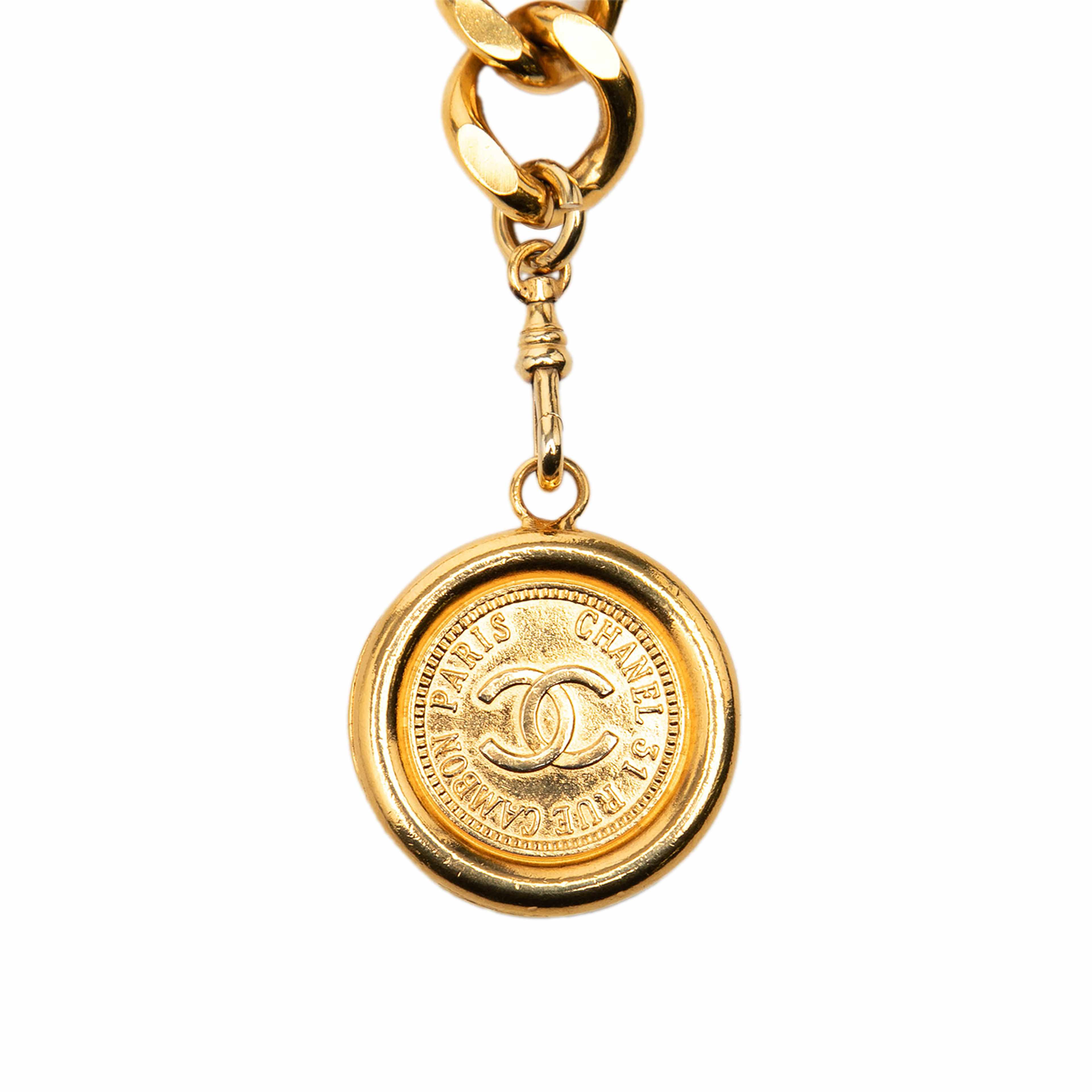 Chanel Gold Plated Cc Medallion Chain Belt, från Luxclusif, i färgen gold. Klicka för att öppna bilden i stort format