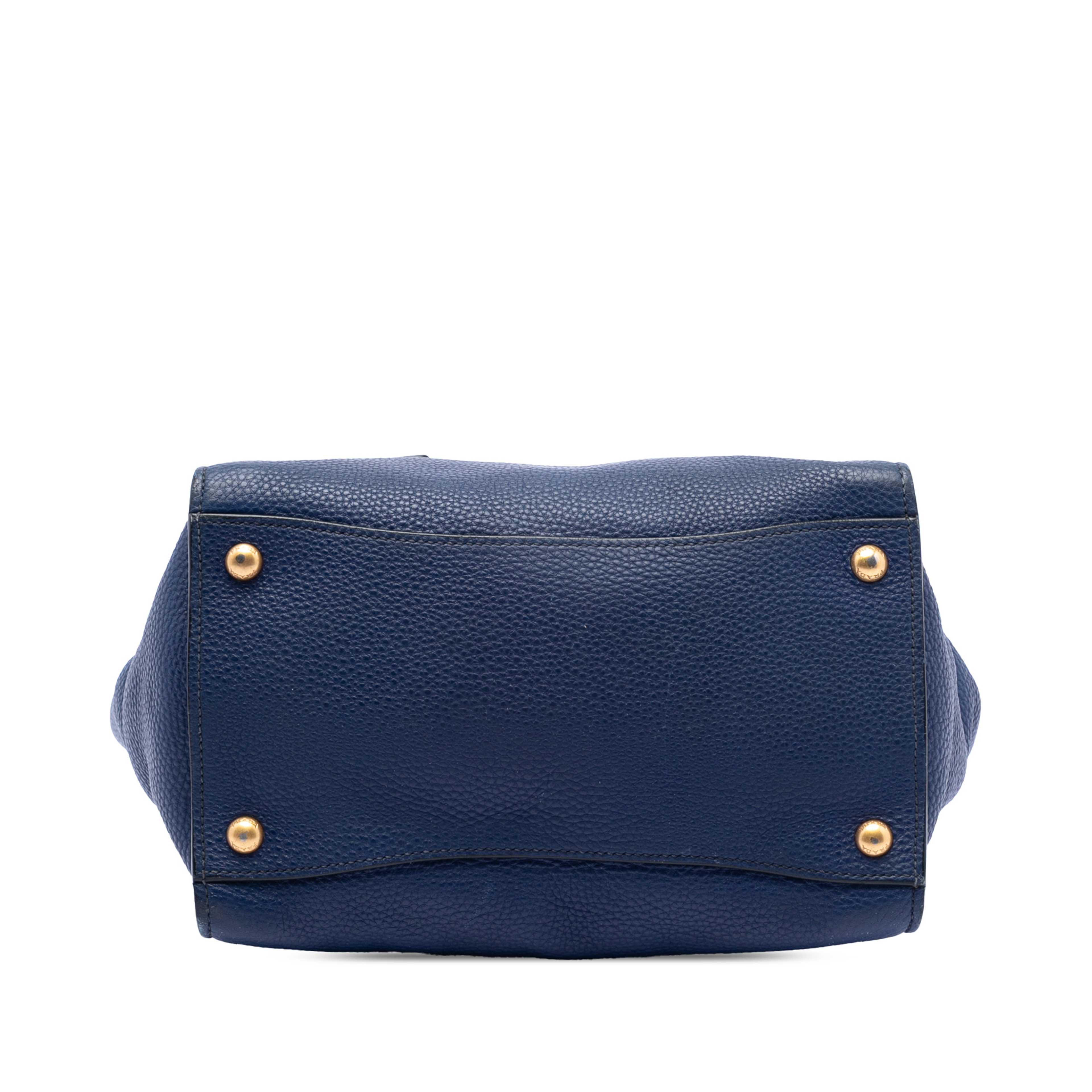 Prada Vitello Daino Sound Lock Satchel, från Luxclusif, i färgen dark blue. Klicka för att öppna bilden i stort format