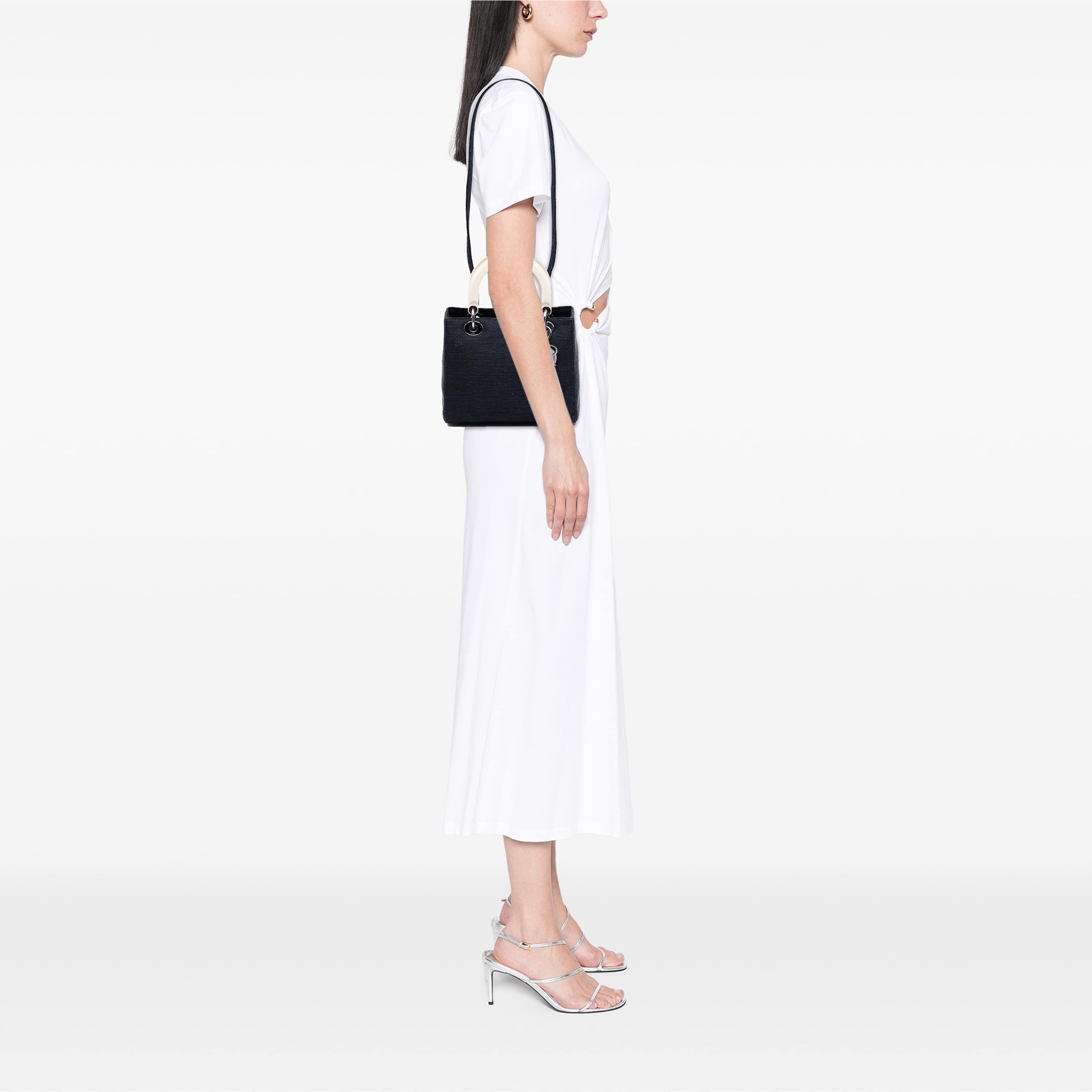 Dior Medium Nylon Lady Dior, från Luxclusif, i färgen blå. Klicka för att öppna bilden i stort format