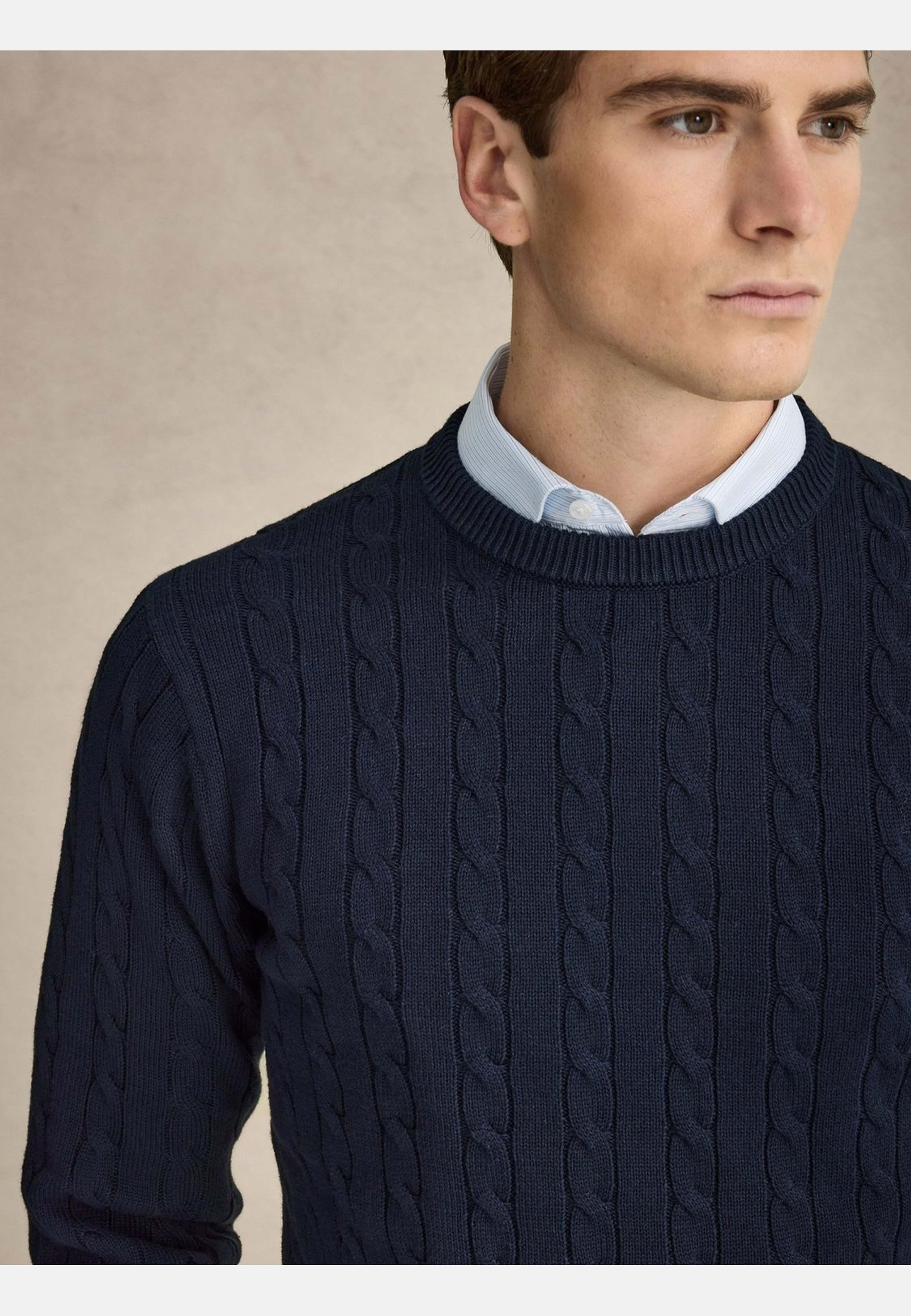 Cotton Cable Knitted Crew Neck Sweater (haidar), från John Henric, i färgen navy blue. Klicka för att öppna bilden i stort format