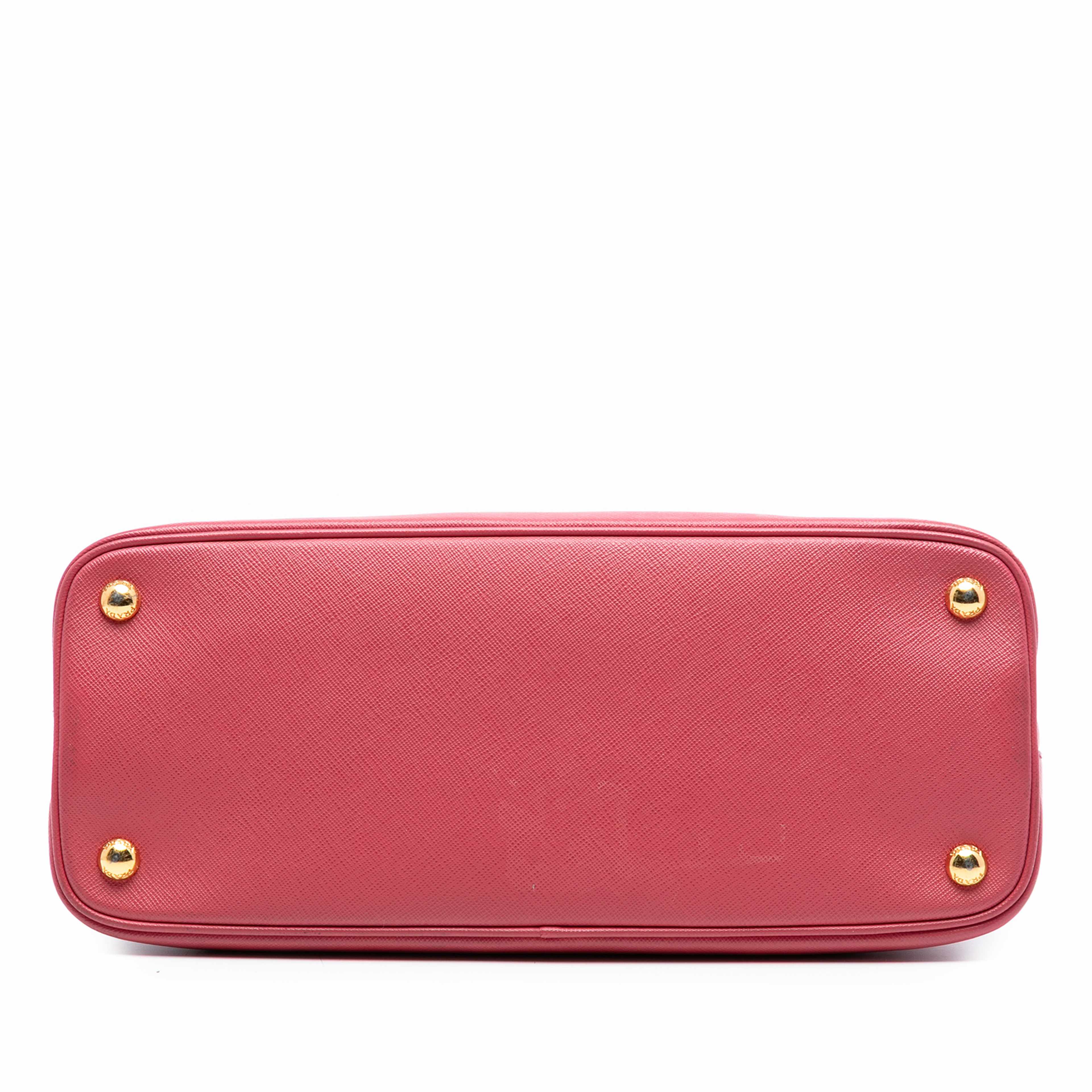 Prada Medium Saffiano Lux Promenade Satchel, från Luxclusif, i färgen blush. Klicka för att öppna bilden i stort format
