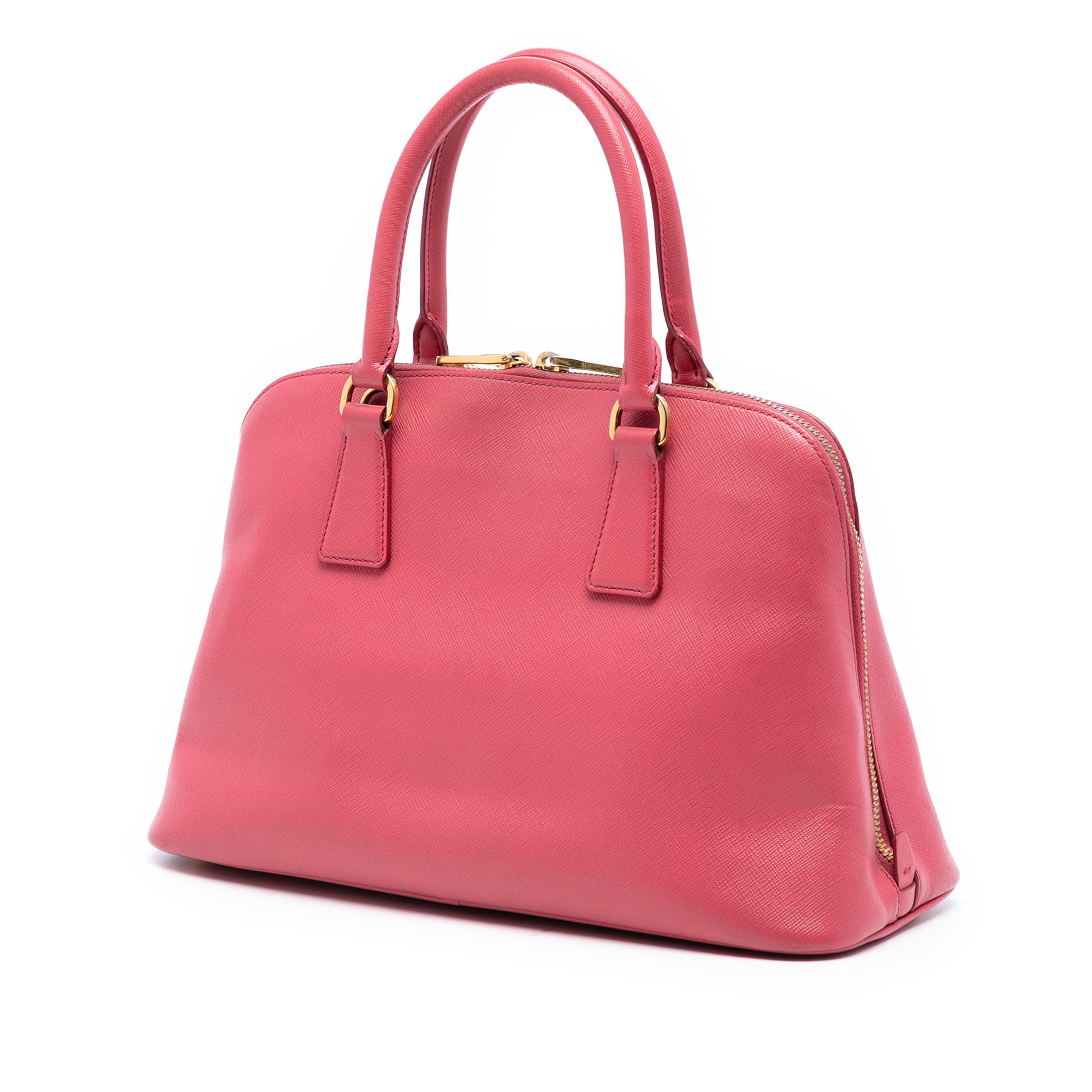 Prada Medium Saffiano Lux Promenade Satchel, från Luxclusif, i färgen rosa. Klicka för att öppna bilden i stort format