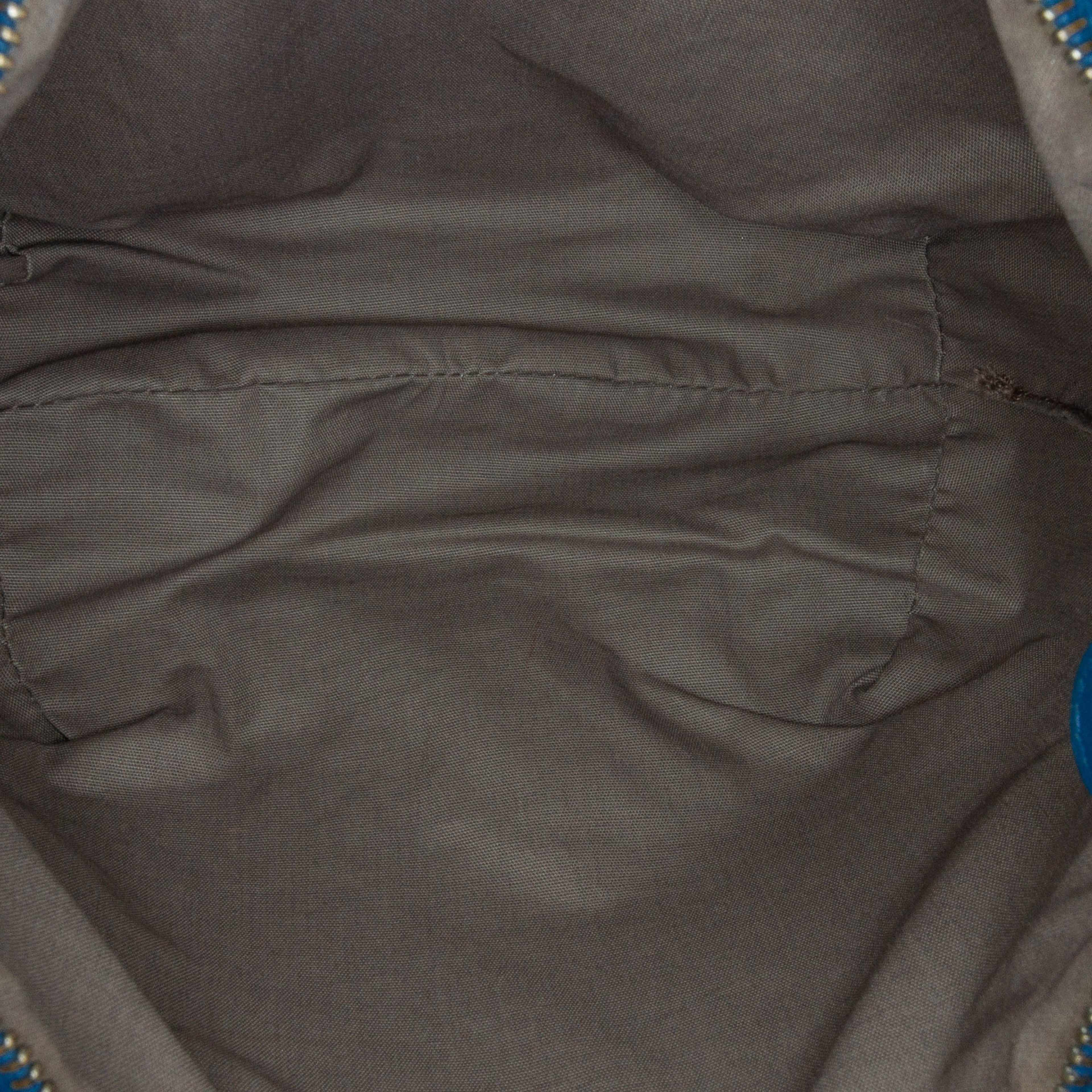 Bottega Veneta Nappa Intrecciato Crossbody, från Luxclusif, i färgen blue. Klicka för att öppna bilden i stort format