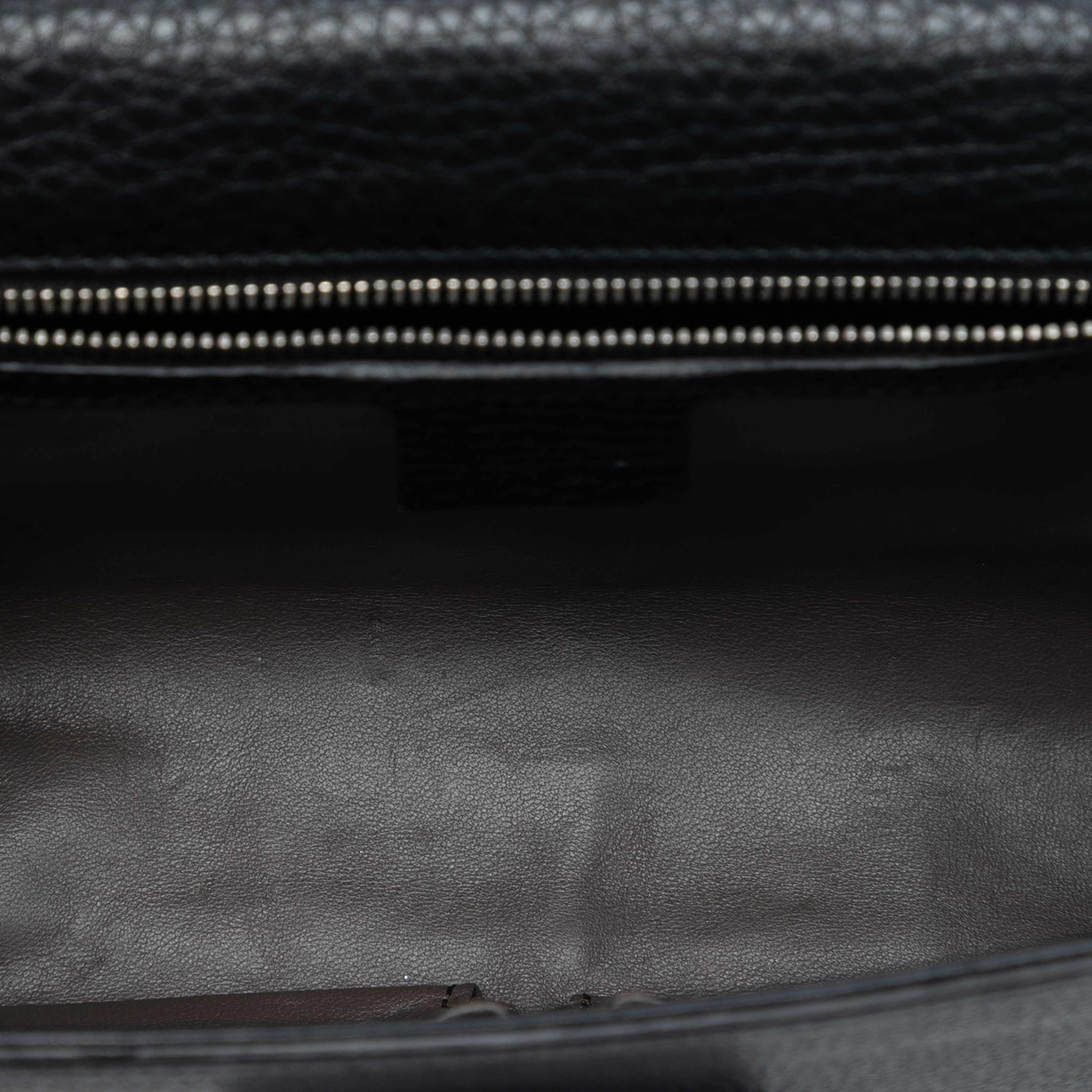 Gucci Medium Studded Leather Miss Bamboo Crossbody, från Luxclusif, i färgen black. Klicka för att öppna bilden i stort format