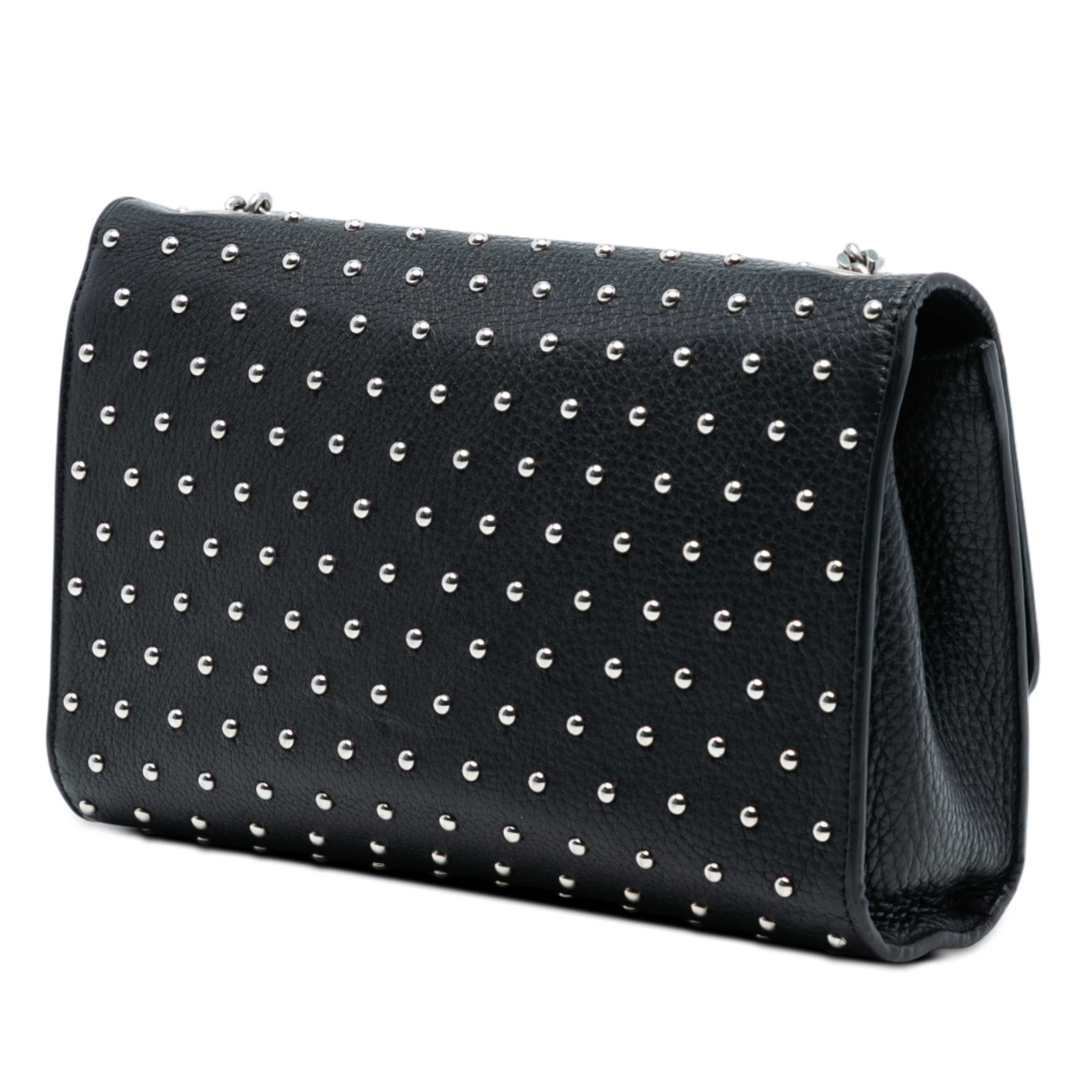 Gucci Medium Studded Leather Miss Bamboo Crossbody, från Luxclusif, i färgen black. Klicka för att öppna bilden i stort format