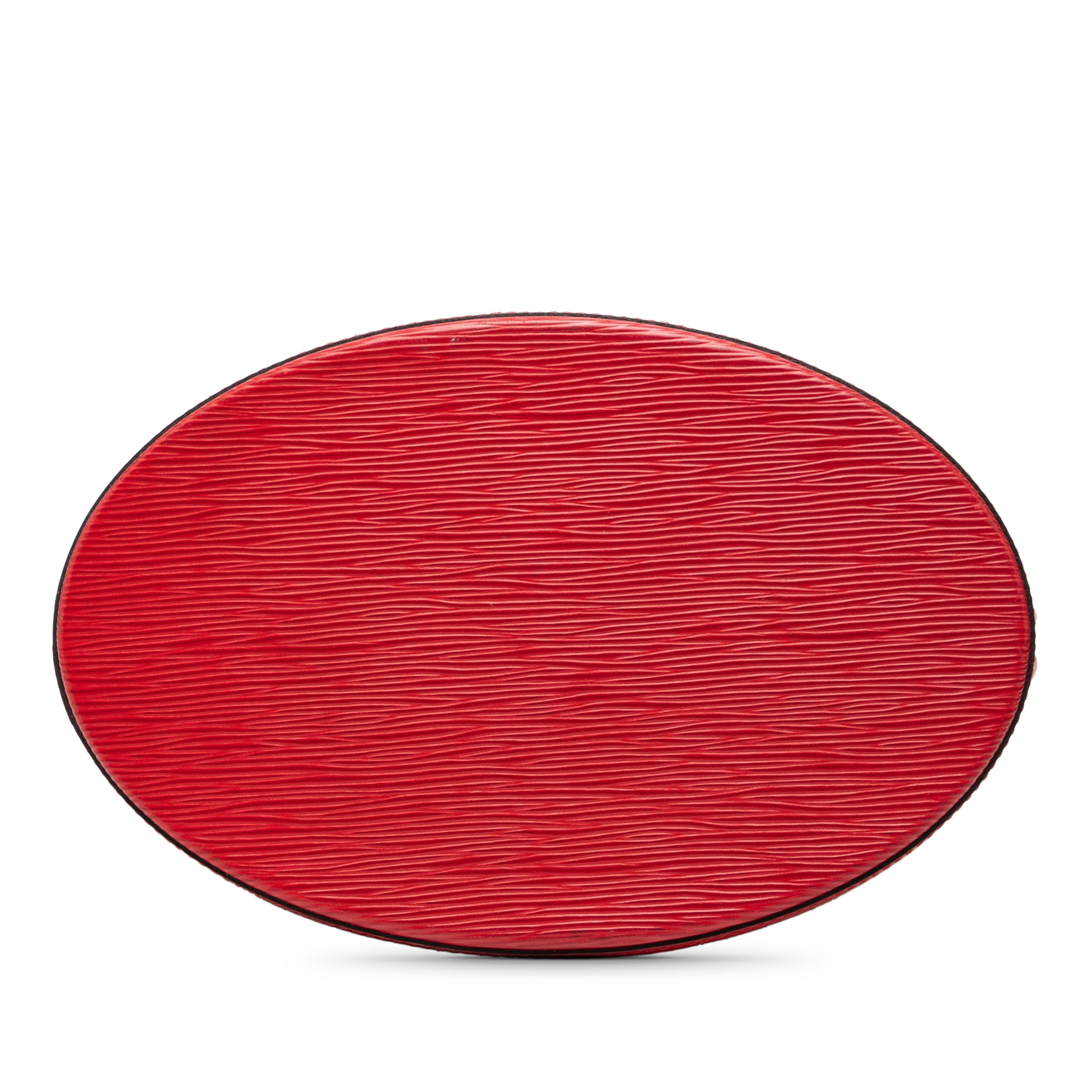 Louis Vuitton Epi Cluny, från Luxclusif, i färgen red. Klicka för att öppna bilden i stort format