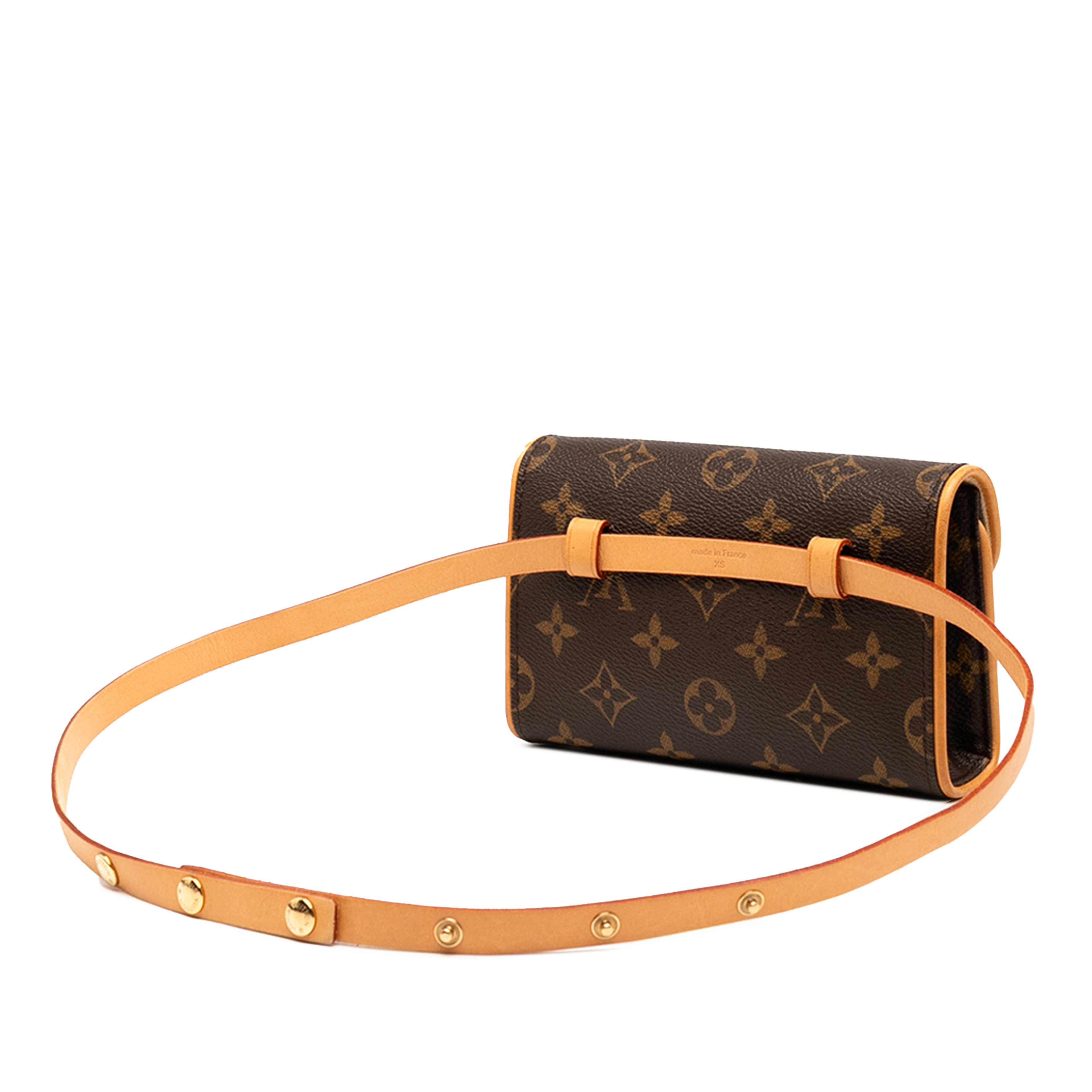 Louis Vuitton Monogram Pochette Florentine, från Luxclusif, i färgen brown. Klicka för att öppna bilden i stort format