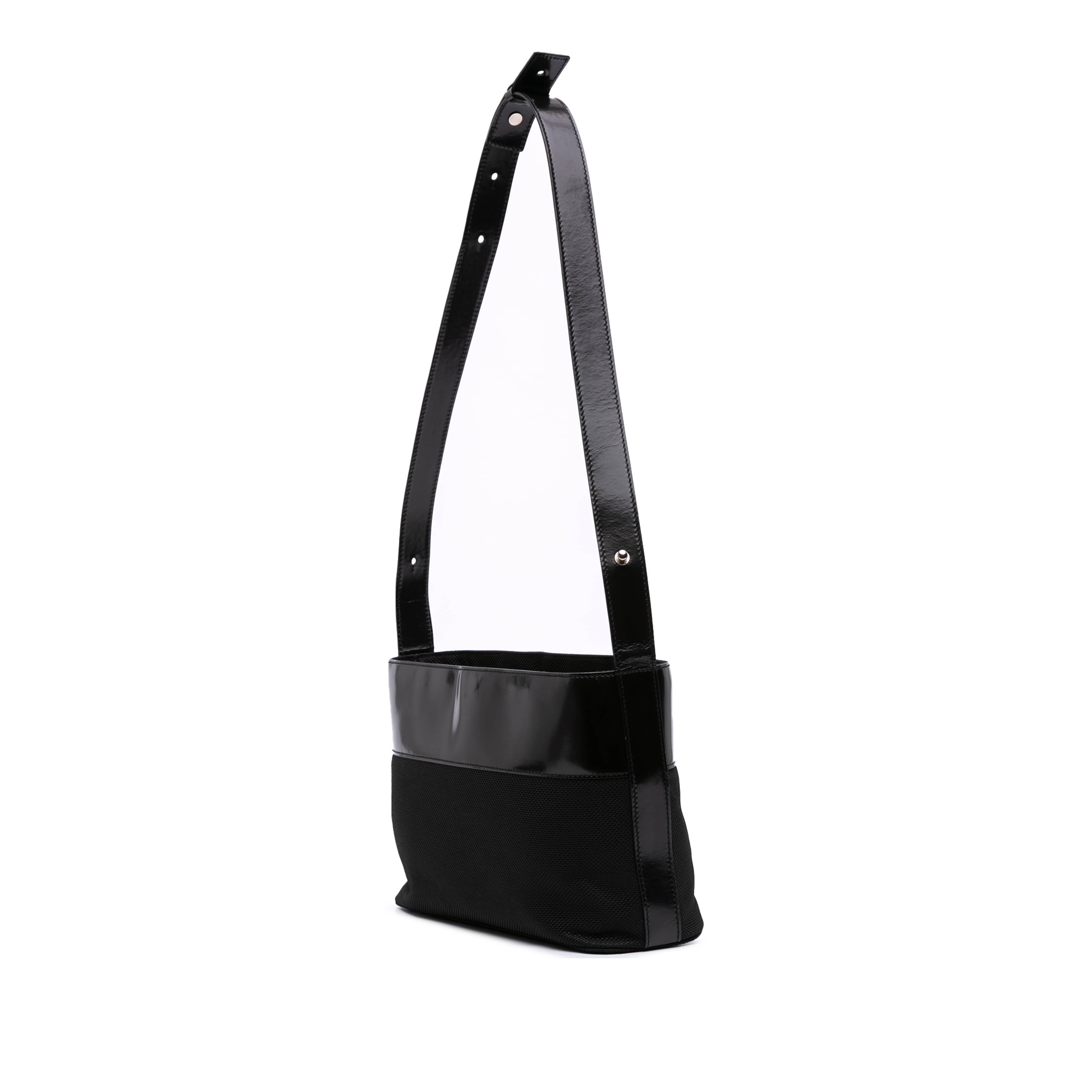 Celine Nylon Shoulder Bag, från Luxclusif, i färgen black.