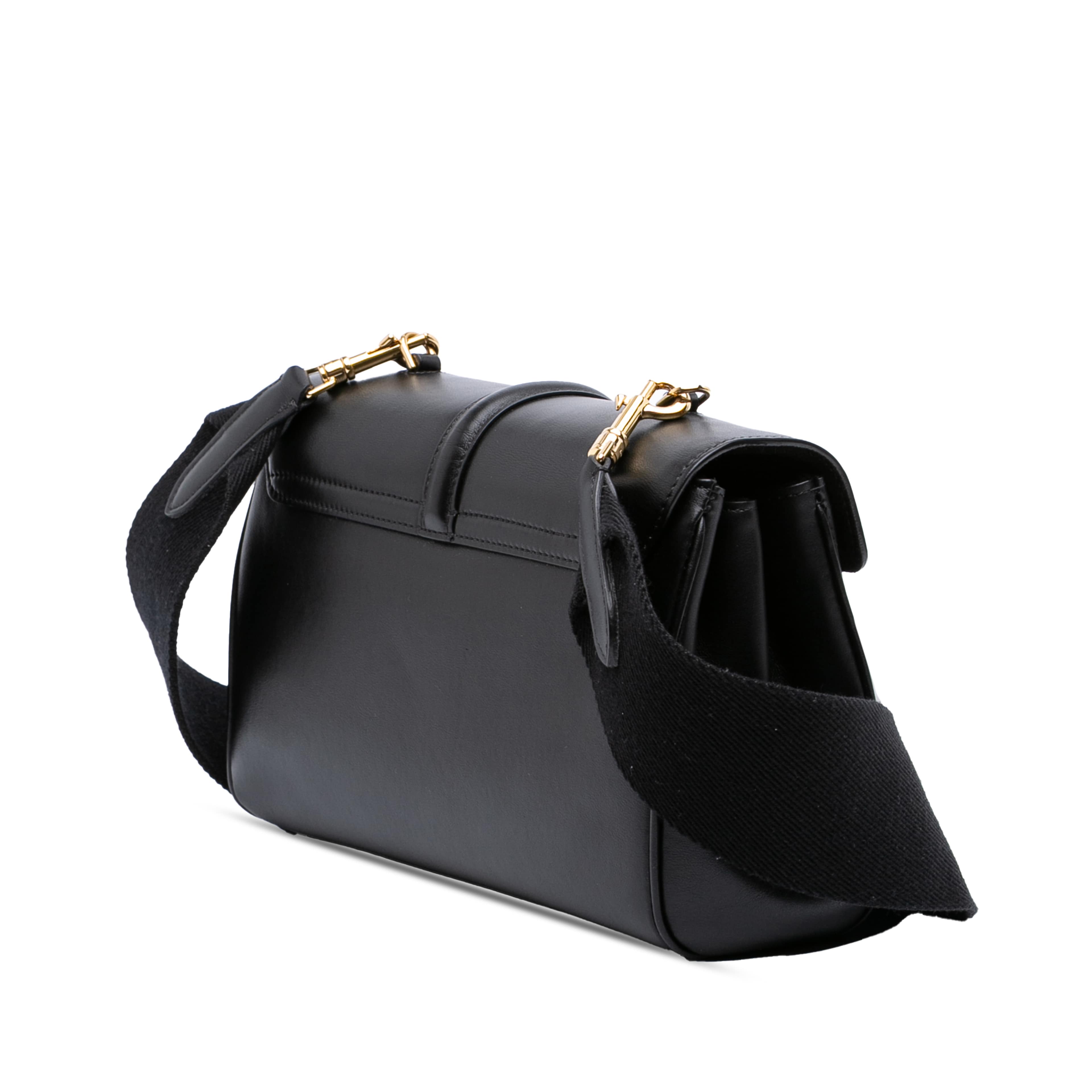 Celine Teen Smooth Calfskin Soft 16 Crossbody, från Luxclusif, i färgen black. Klicka för att öppna bilden i stort format