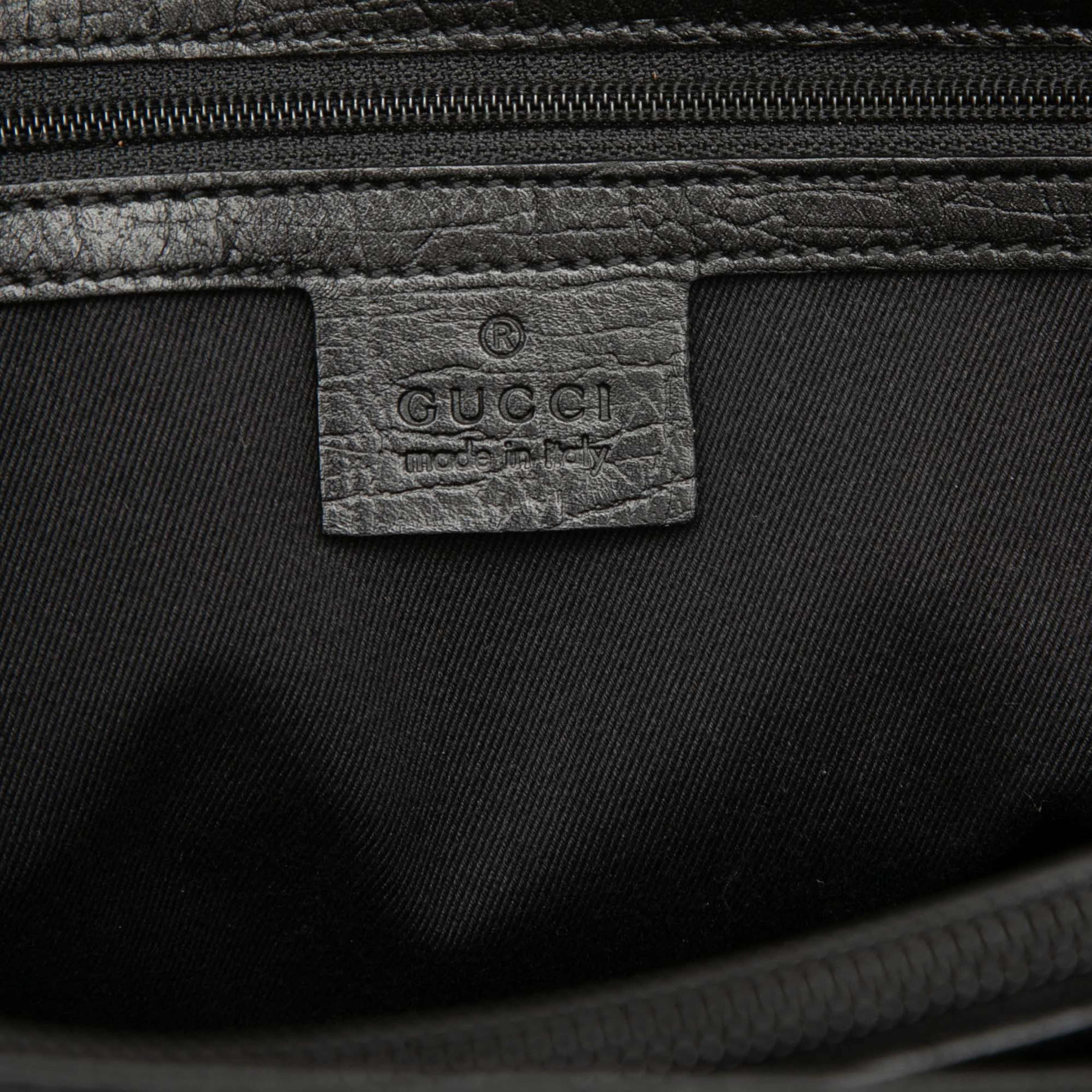 Gucci Gg Canvas Bamboo Tote, från Luxclusif, i färgen svart. Klicka för att öppna bilden i stort format