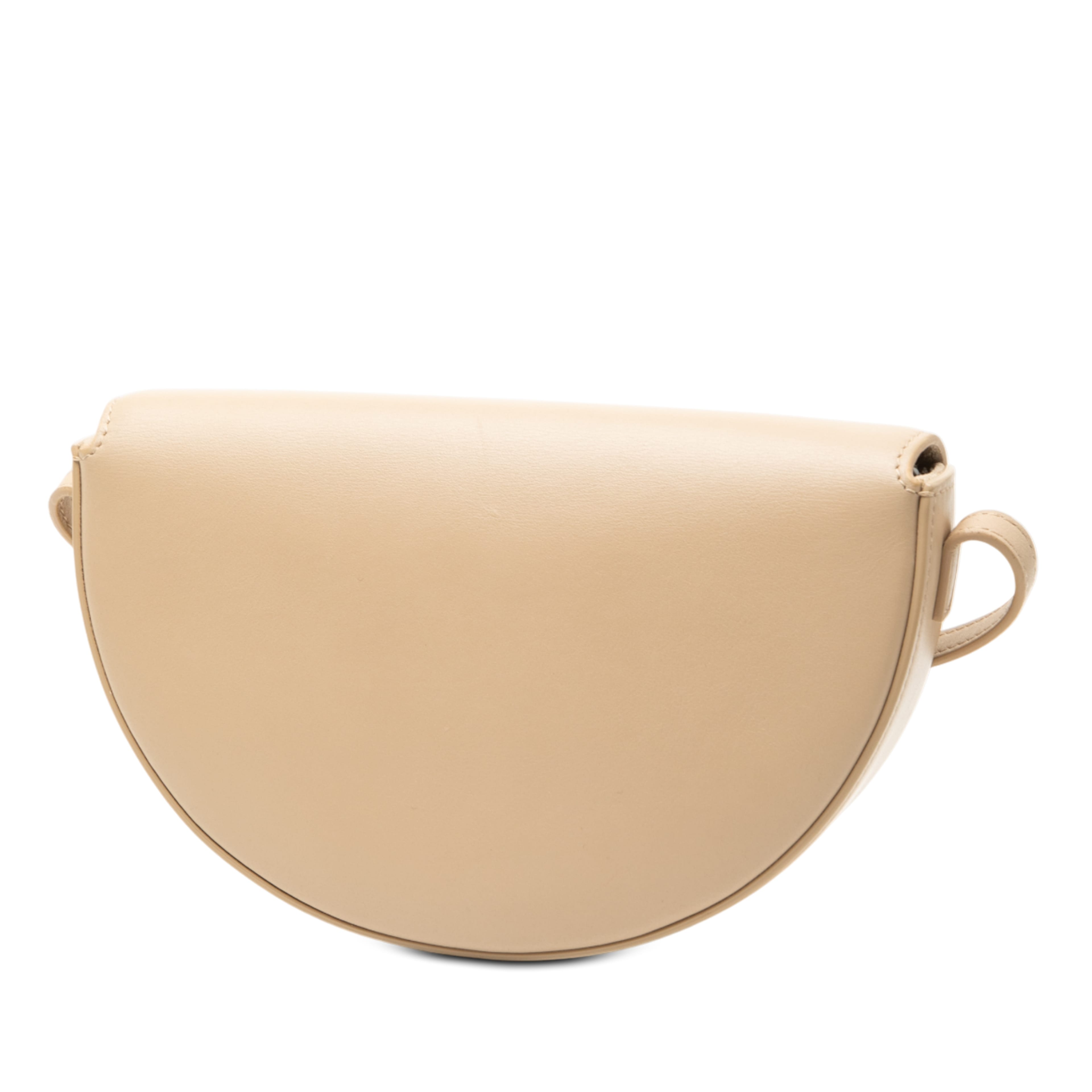 Celine Smooth Calfskin Cuir Triomphe Besace Crossbody, från Luxclusif, i färgen beige. Klicka för att öppna bilden i stort format