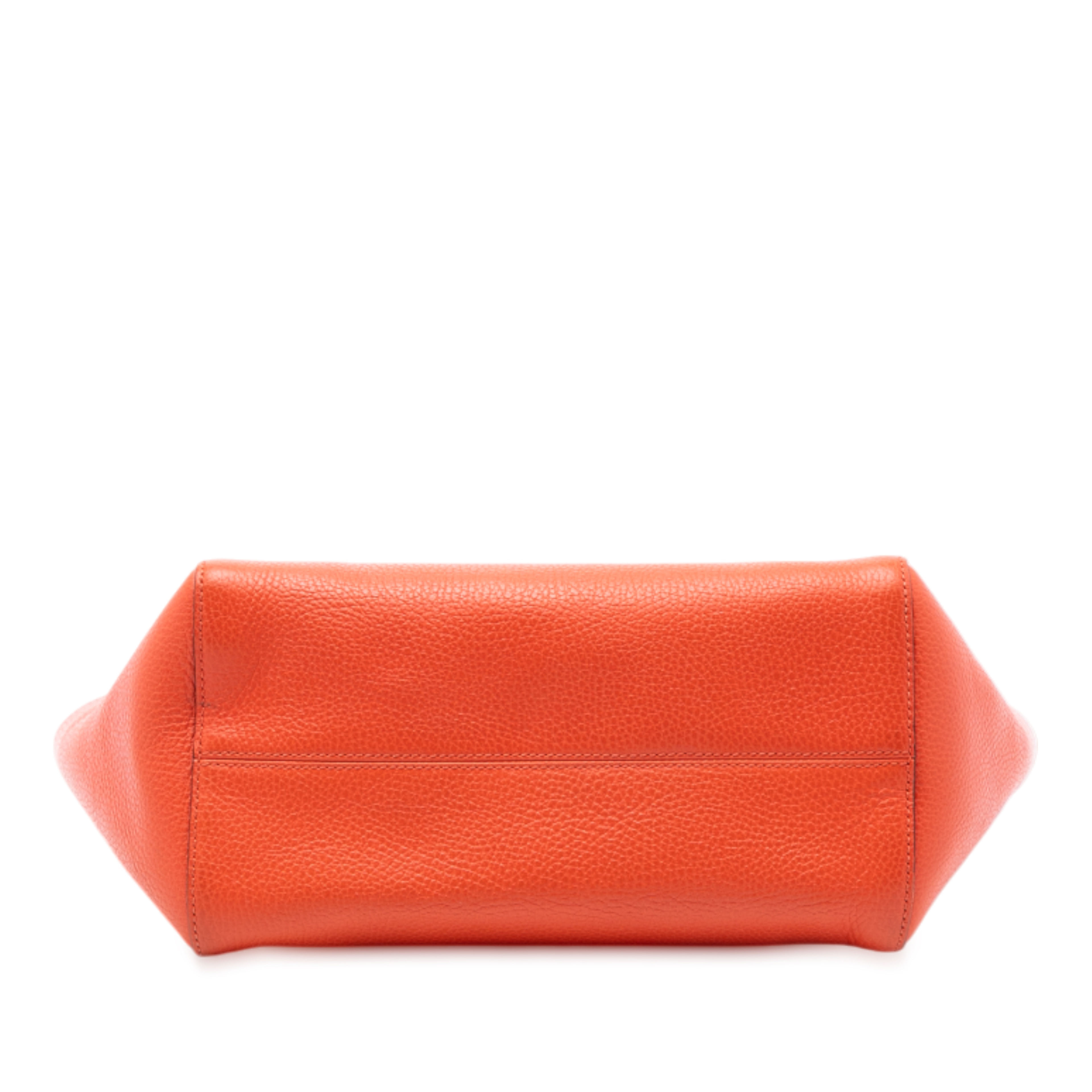 Gucci Small Leather Swing Tote, från Luxclusif, i färgen orange. Klicka för att öppna bilden i stort format