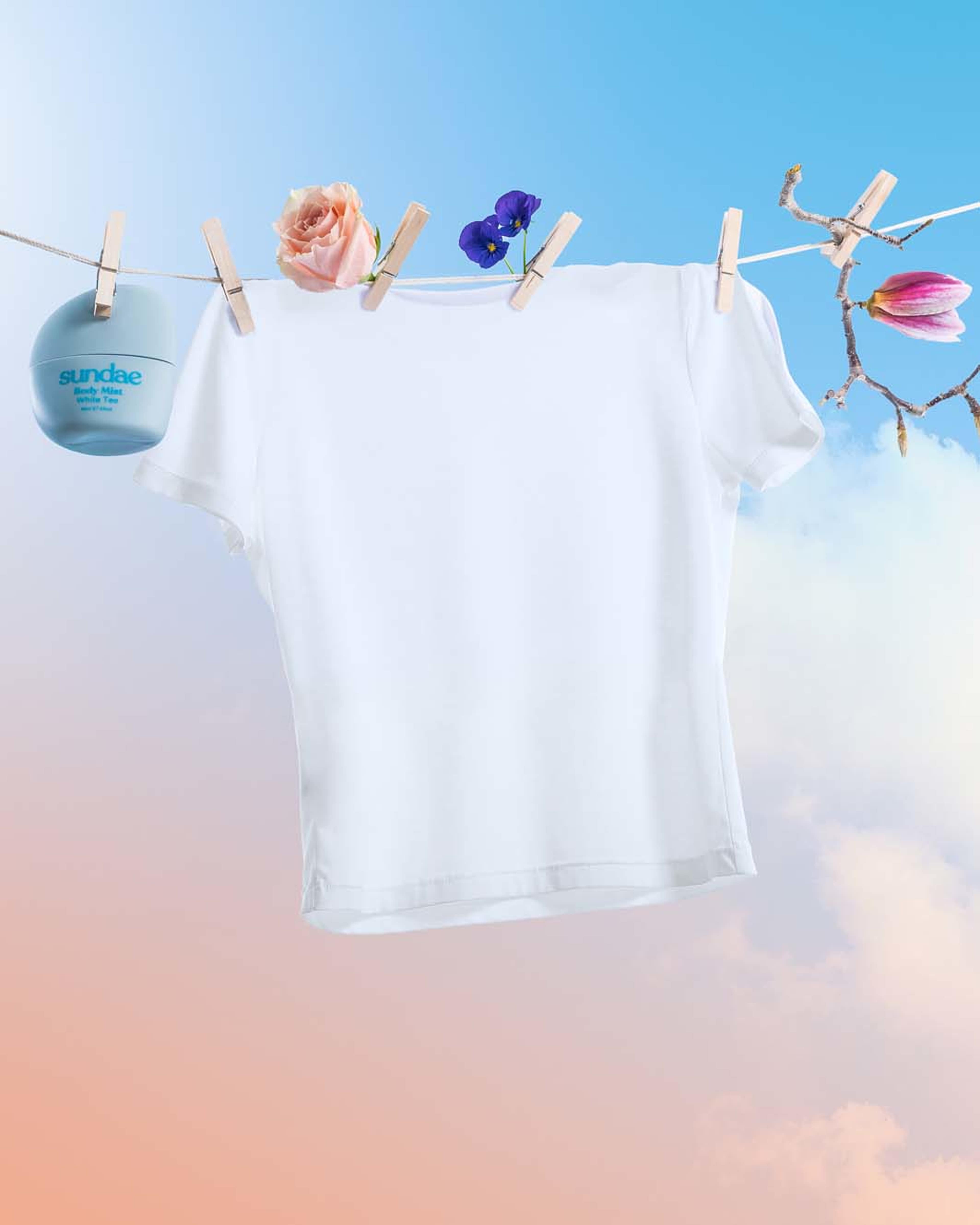 Hair & Body Mist - White Tee, från Sundae. Klicka för att öppna bilden i stort format