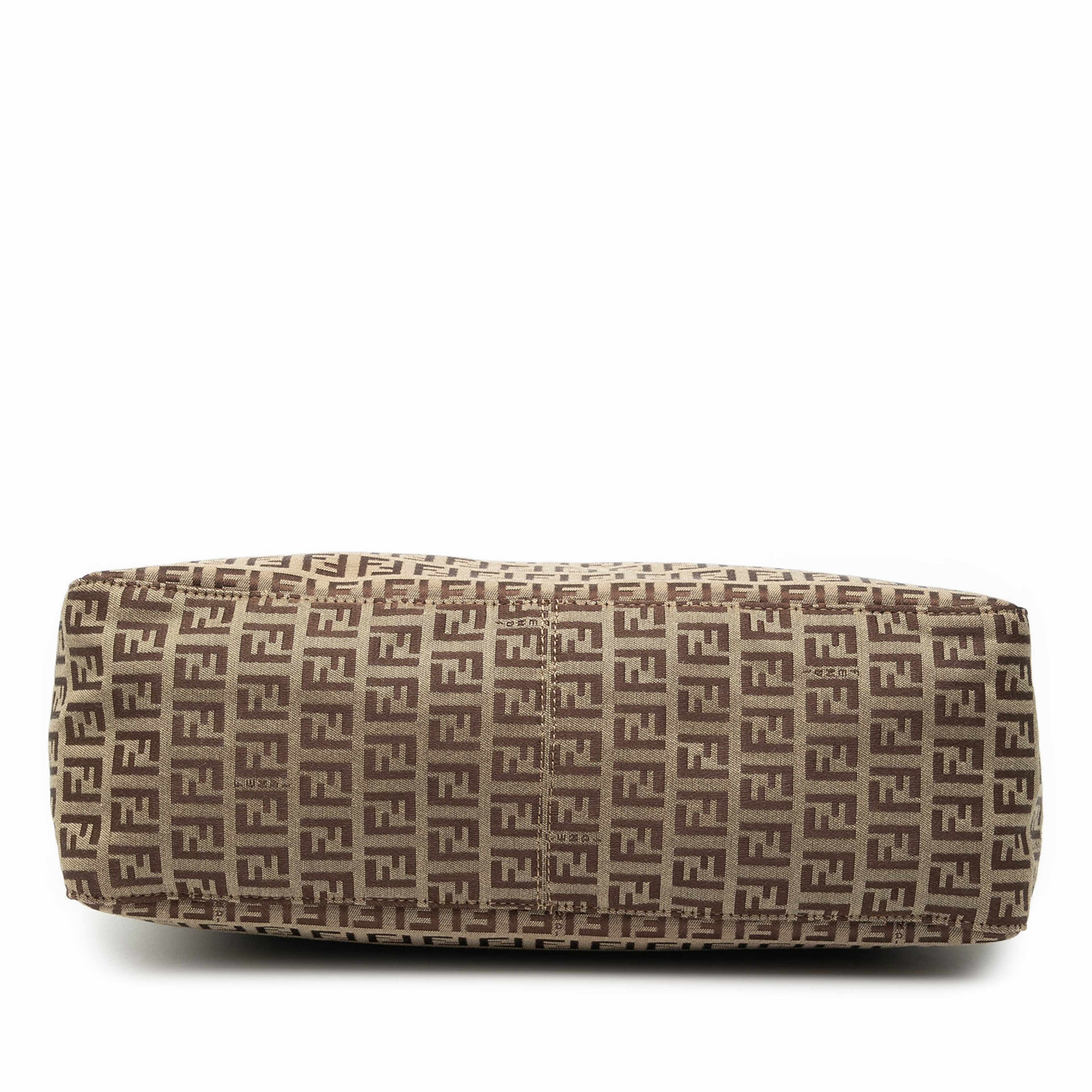Fendi Zucchino Canvas Tote, från Luxclusif, i färgen brun. Klicka för att öppna bilden i stort format
