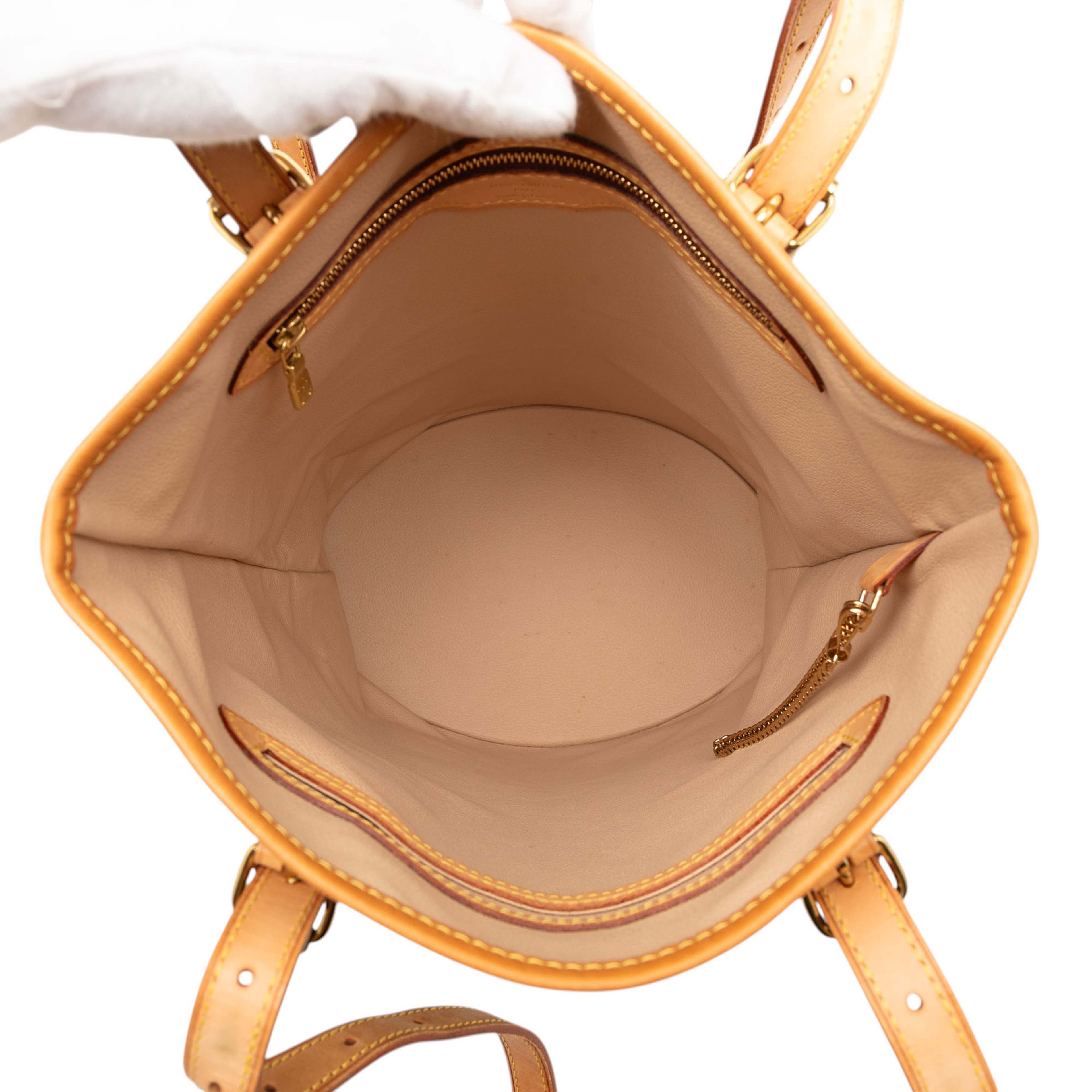 Louis Vuitton Monogram Bucket Gm, från Luxclusif, i färgen brown. Klicka för att öppna bilden i stort format