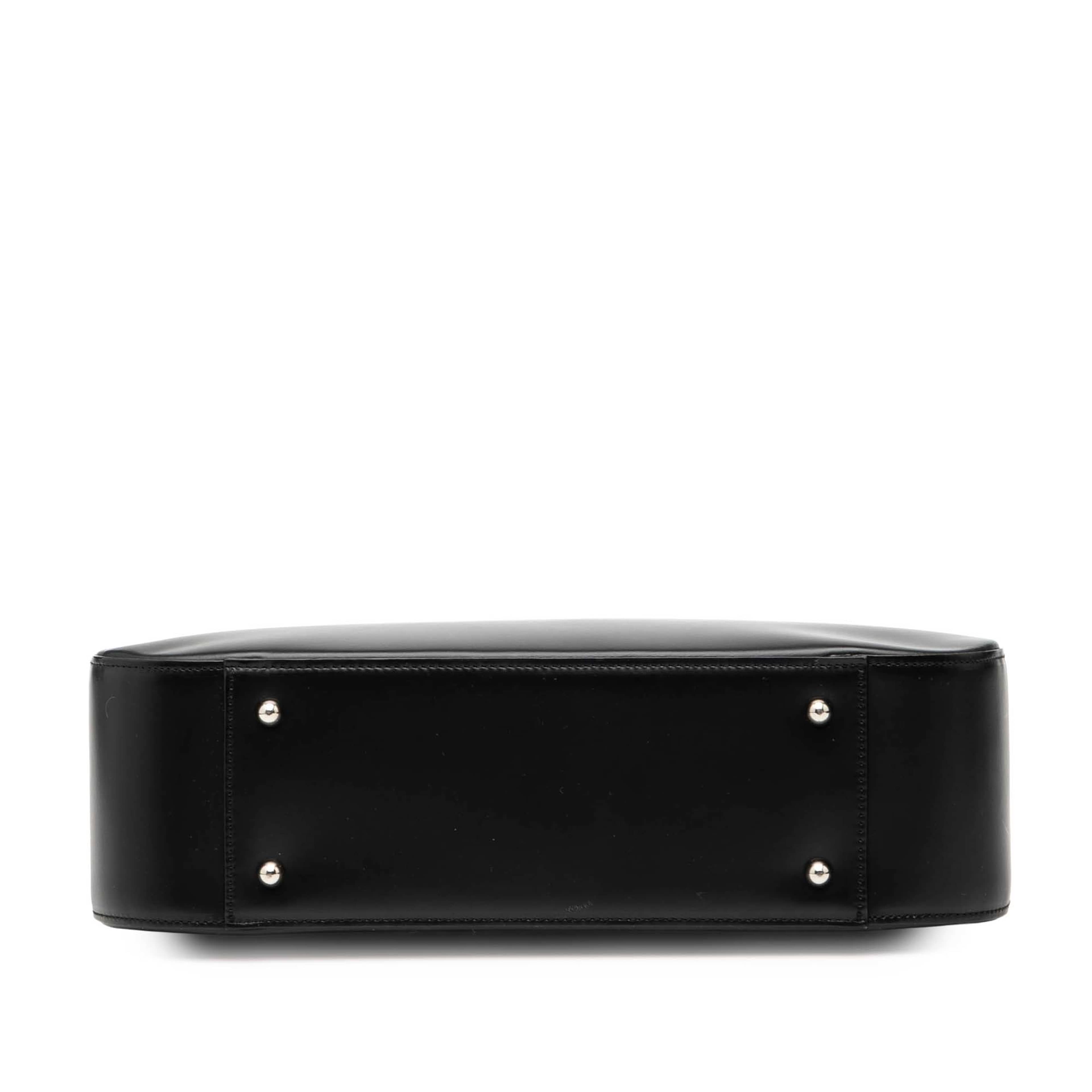 Burberry House Check Trimmed Leather Handbag, från Luxclusif, i färgen black. Klicka för att öppna bilden i stort format