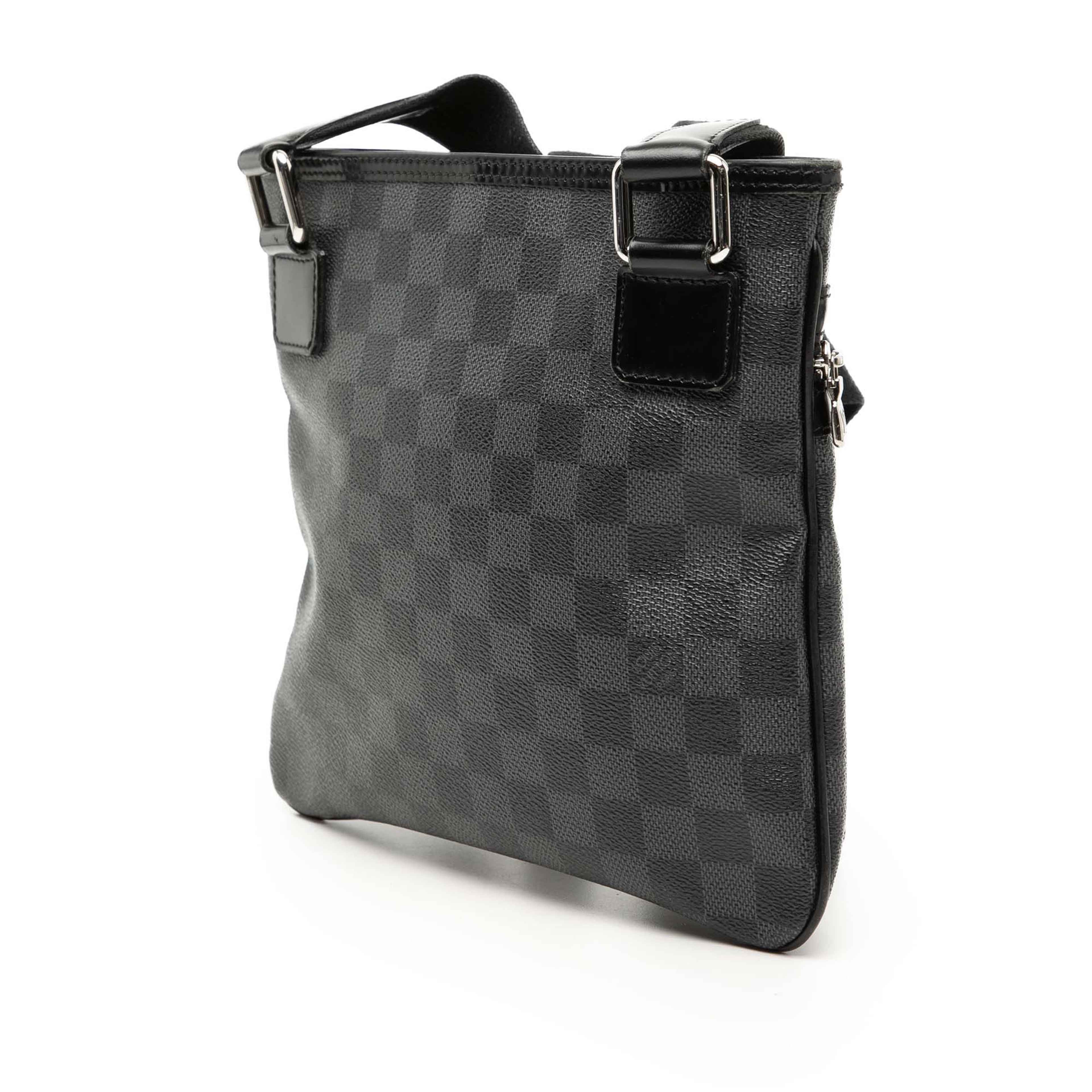 Louis Vuitton Damier Graphite Thomas, från Luxclusif, i färgen black. Klicka för att öppna bilden i stort format