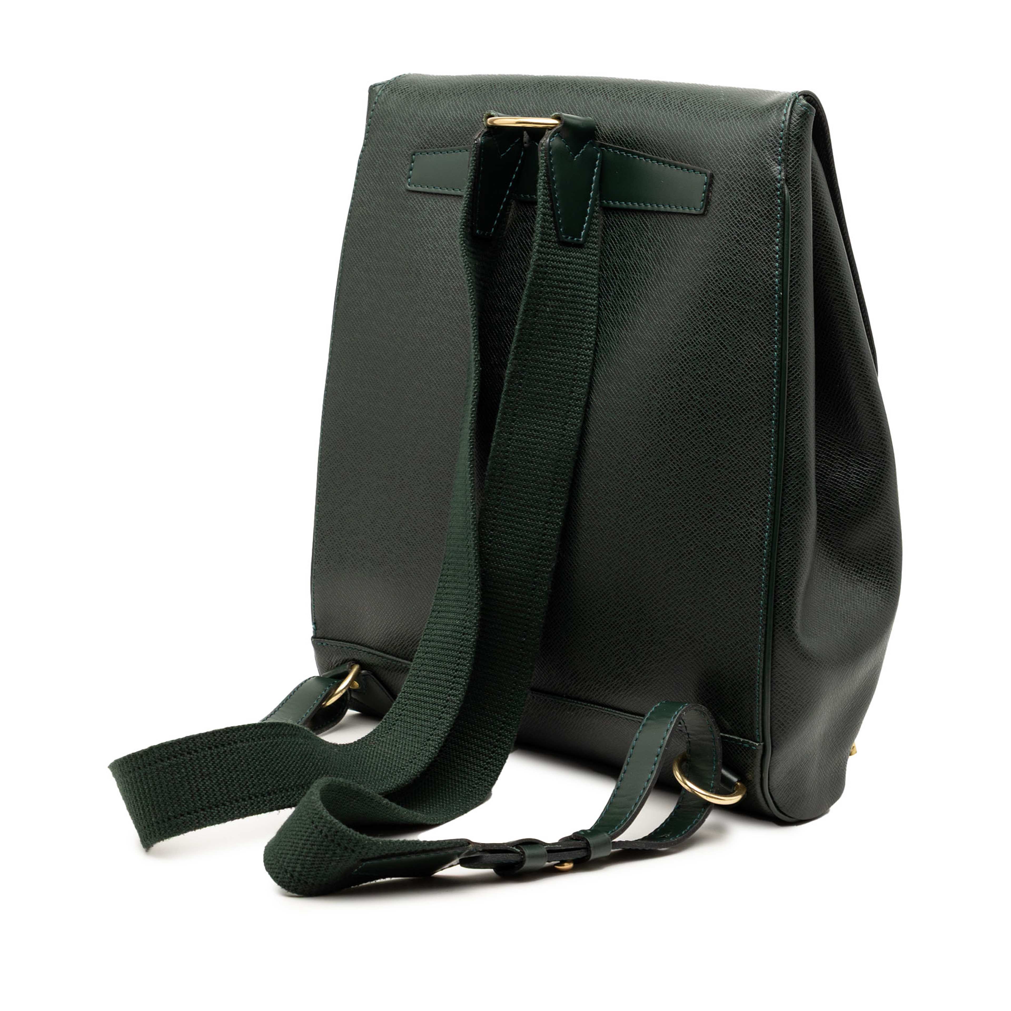 Louis Vuitton Taiga Cassiar, från Luxclusif, i färgen dark green. Klicka för att öppna bilden i stort format