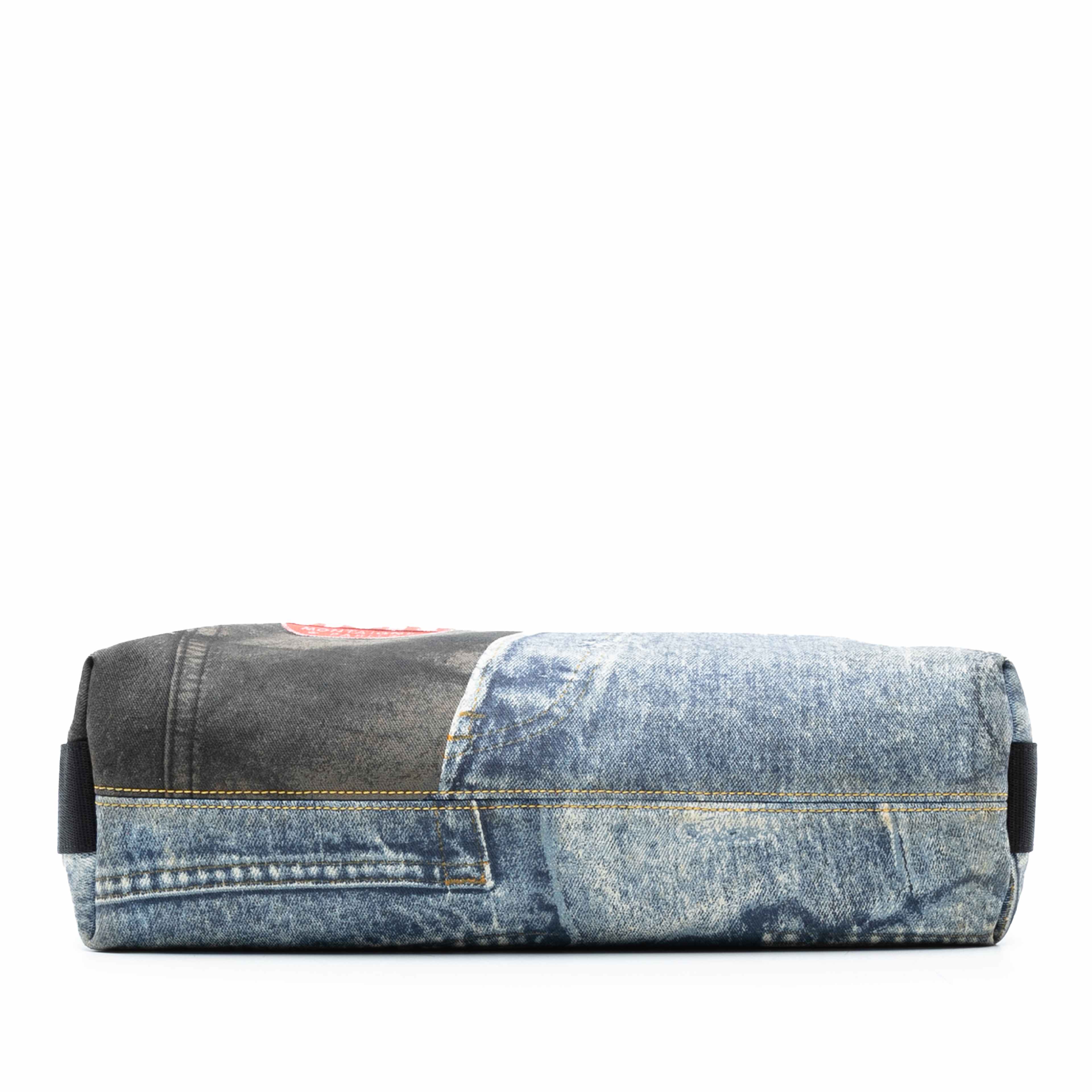 Dior Printed Denim Speedway Crossbody, från Luxclusif, i färgen blå. Klicka för att öppna bilden i stort format