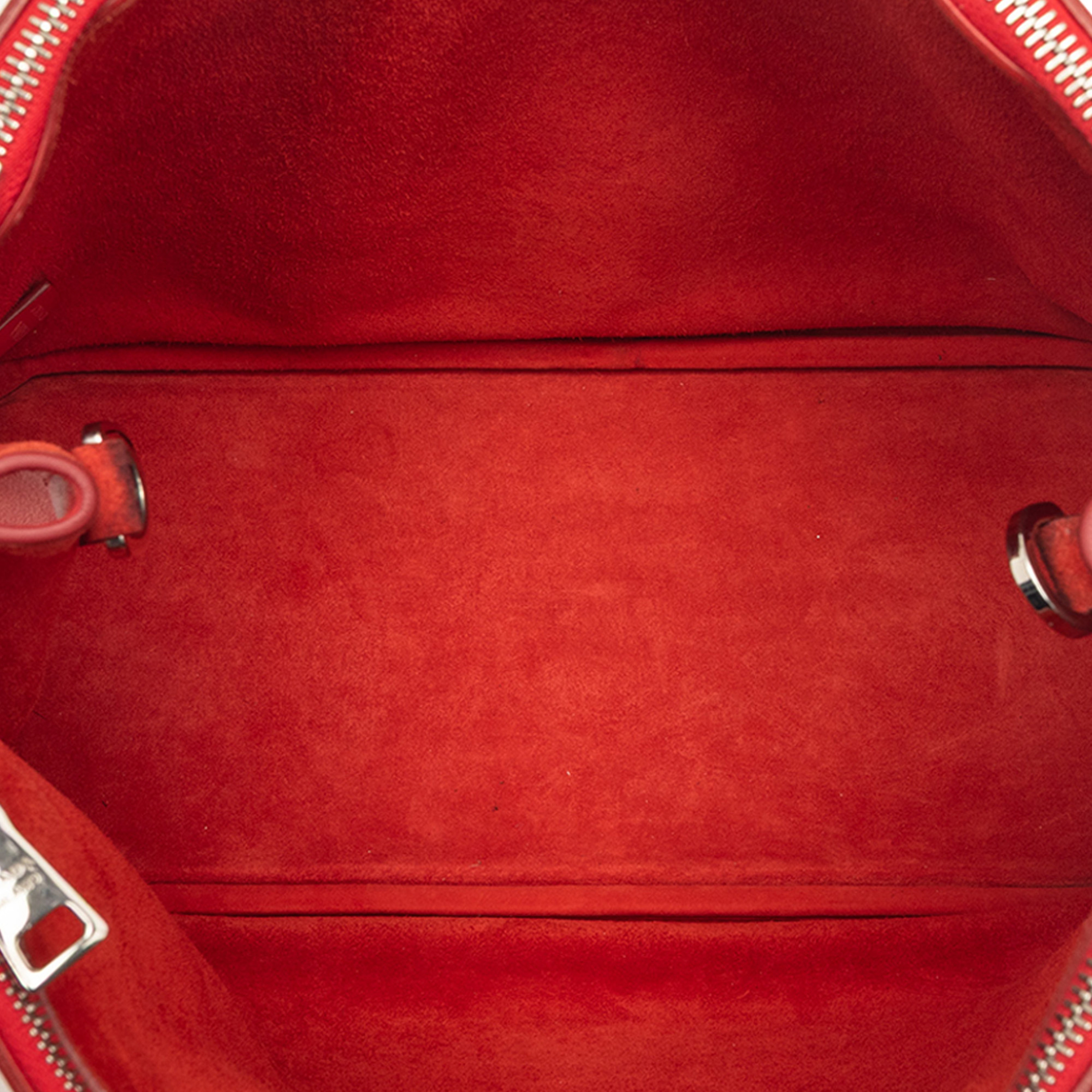 Prada Medium City Calf Galleria Double Zip Satchel, från Luxclusif, i färgen red. Klicka för att öppna bilden i stort format