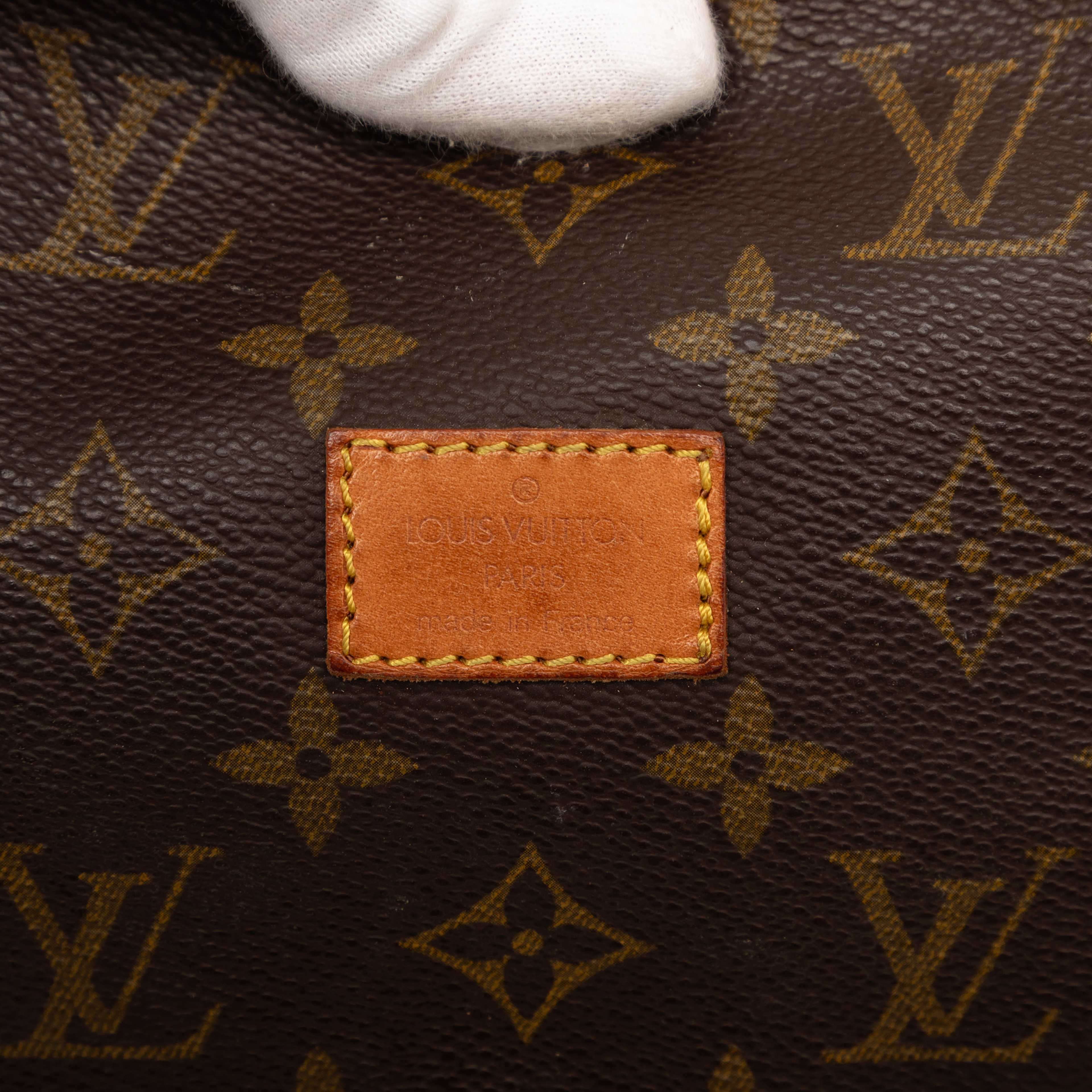 Louis Vuitton Monogram Saumur 30, från Luxclusif, i färgen brown. Klicka för att öppna bilden i stort format